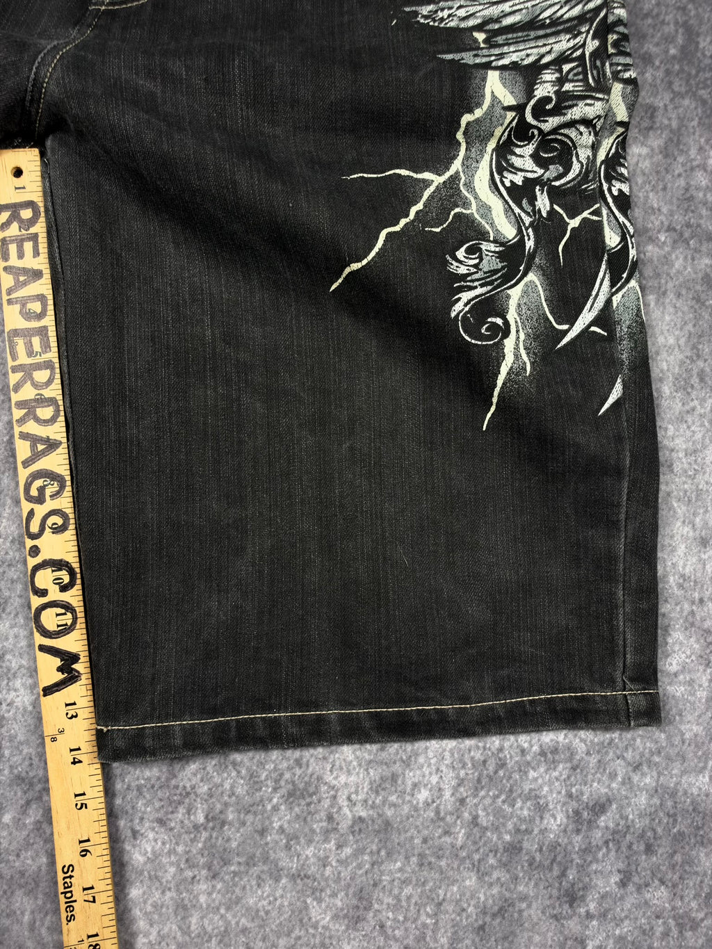 (GRAIL) 2000s RHINESTONE RAW BLUE JORTS (40)