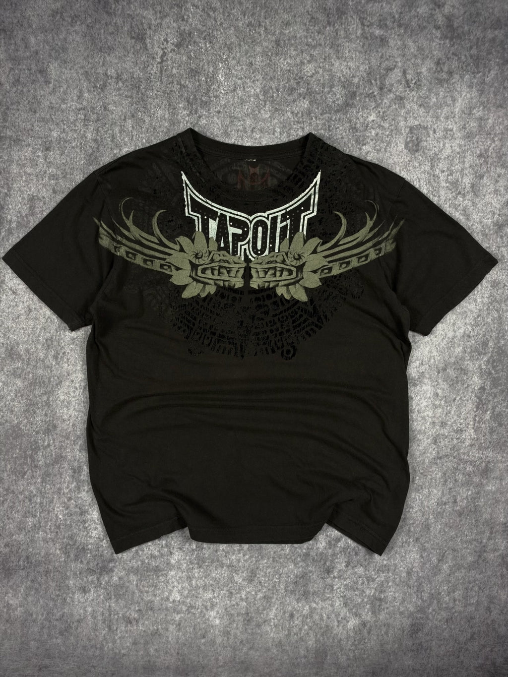 (RARE) 2000s TAPOUT x BLACK SHIRT (M)
