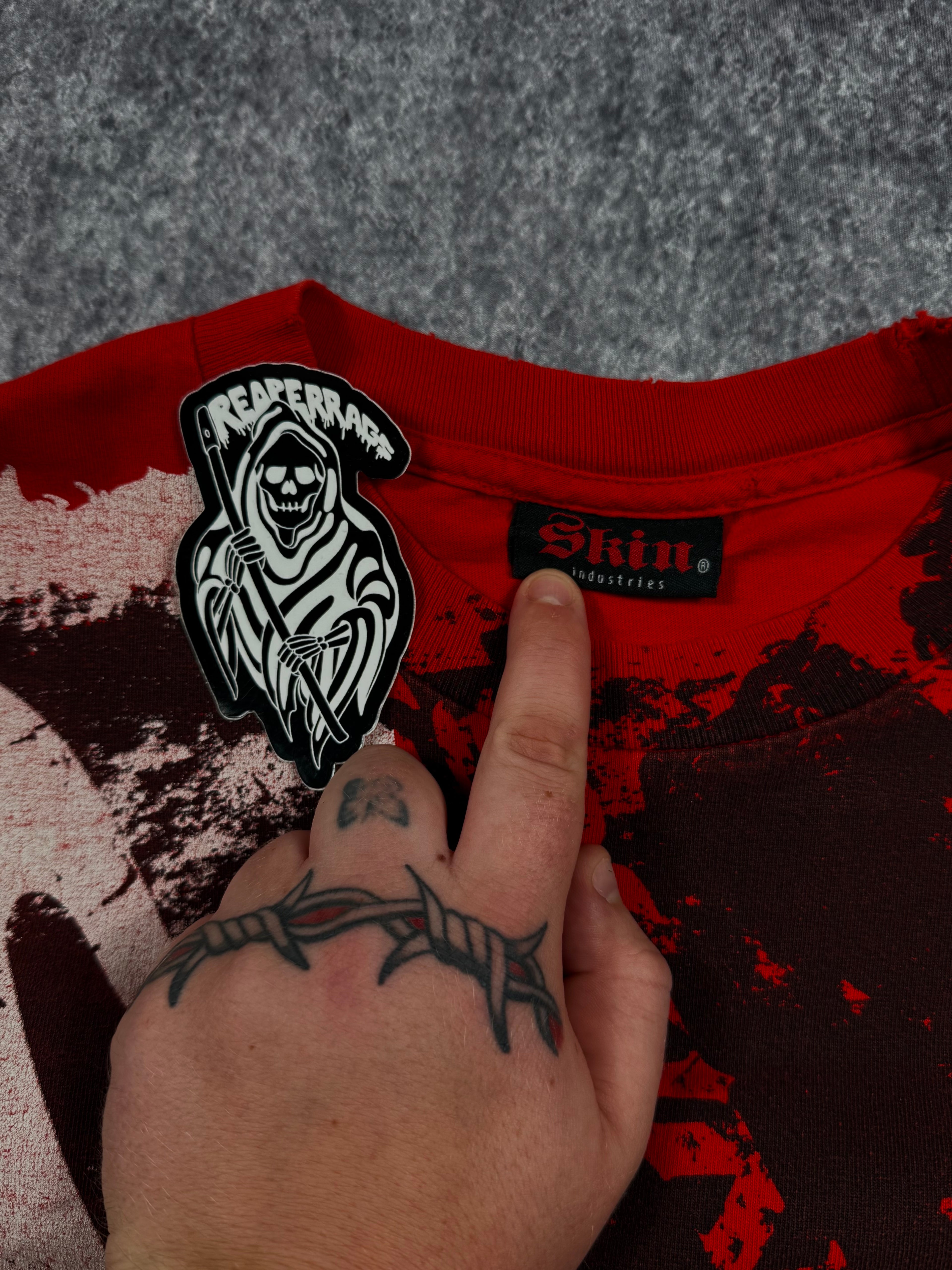 (rare) 2000s skin industries shirt (S)