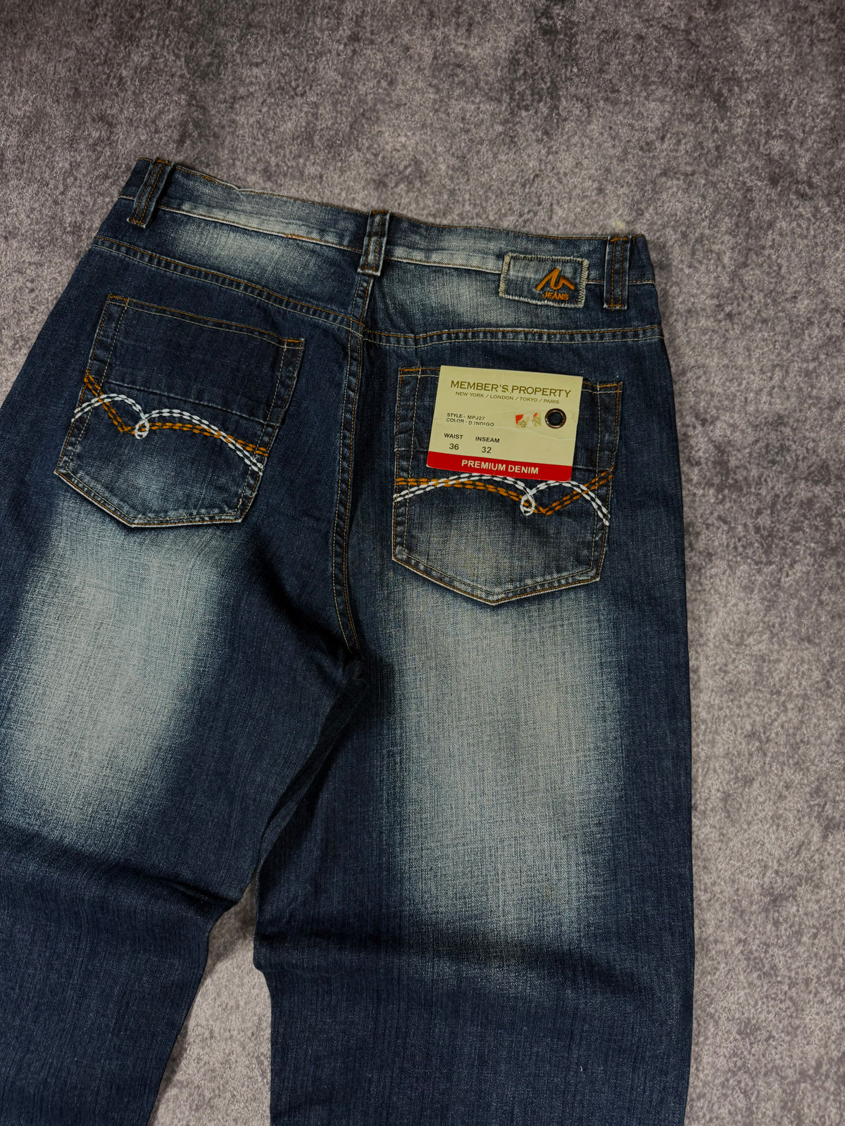 (rare) deadstock 2000s members property jeans (36x30)