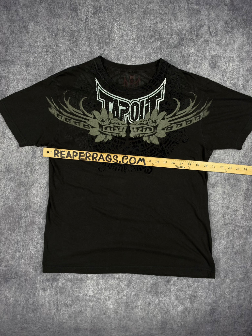 (RARE) 2000s TAPOUT x BLACK SHIRT (M)