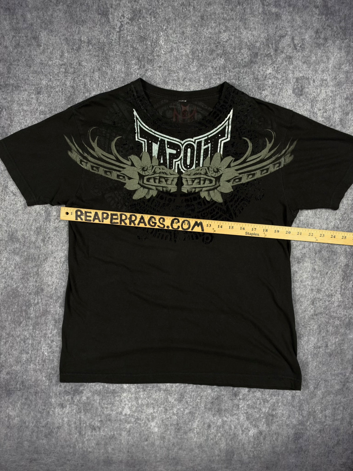 (RARE) 2000s TAPOUT x BLACK SHIRT (M)