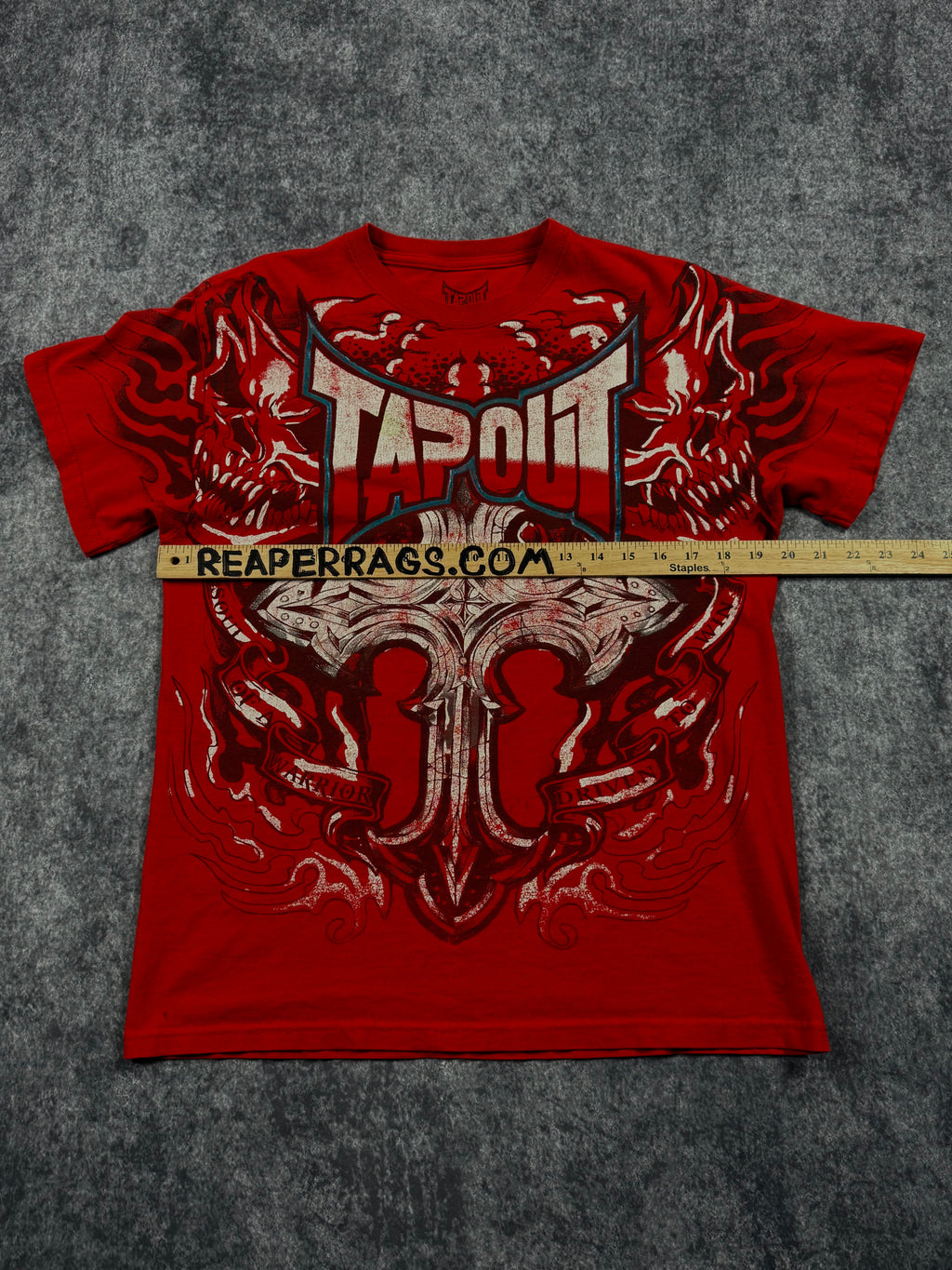 (rare) 2000s tapout shirt (M)