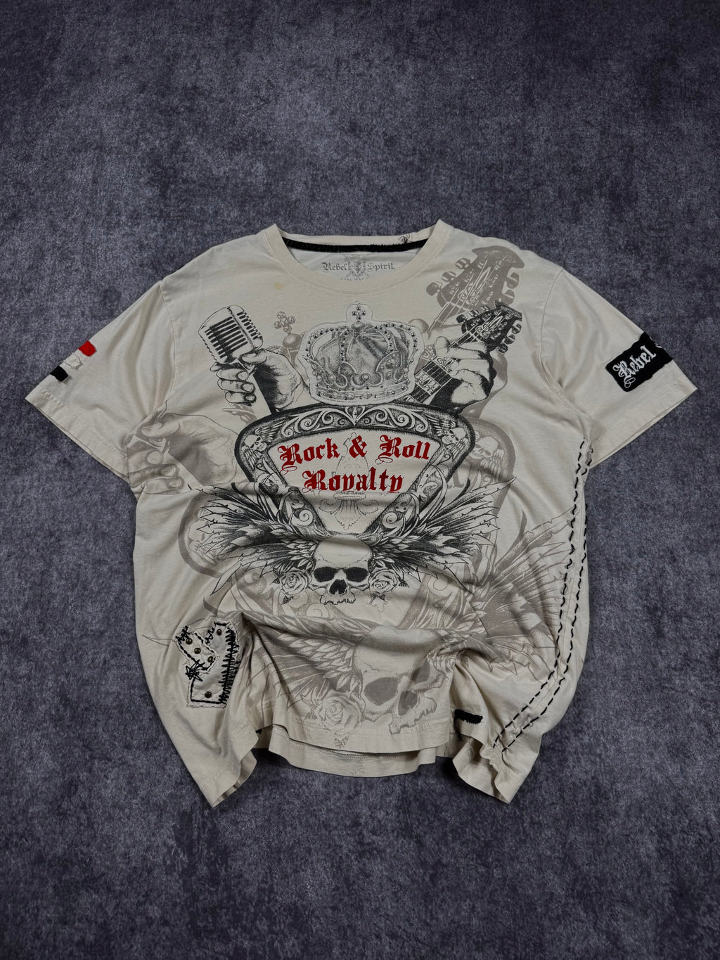2000s rebel spirit rhinestone shirt (L)