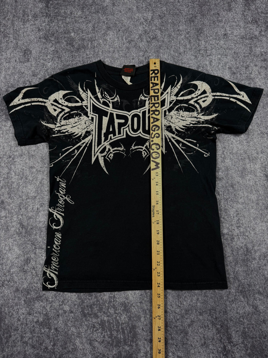 (rare) 2000s tapout shirt (S)