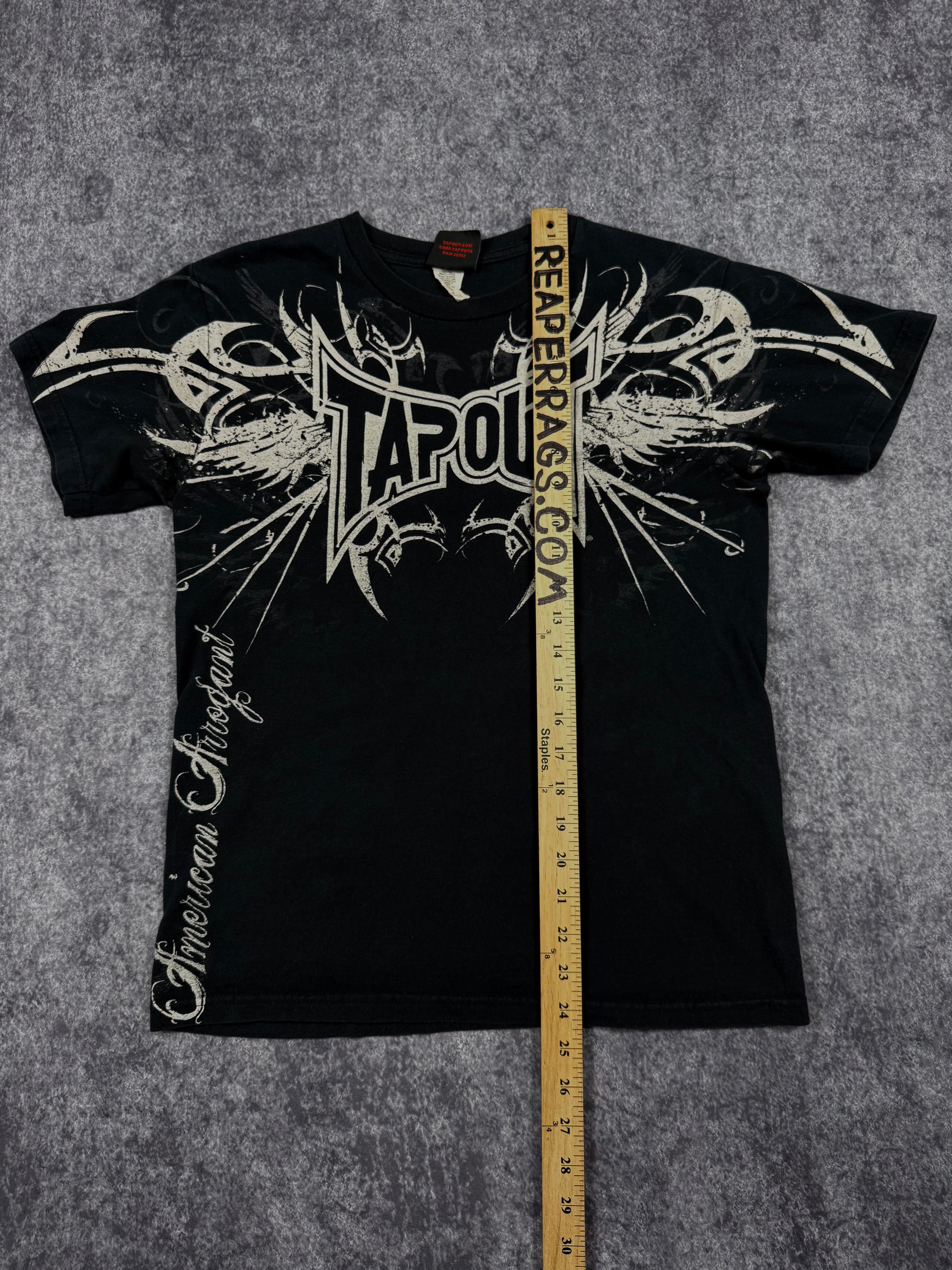 (rare) 2000s tapout shirt (S)