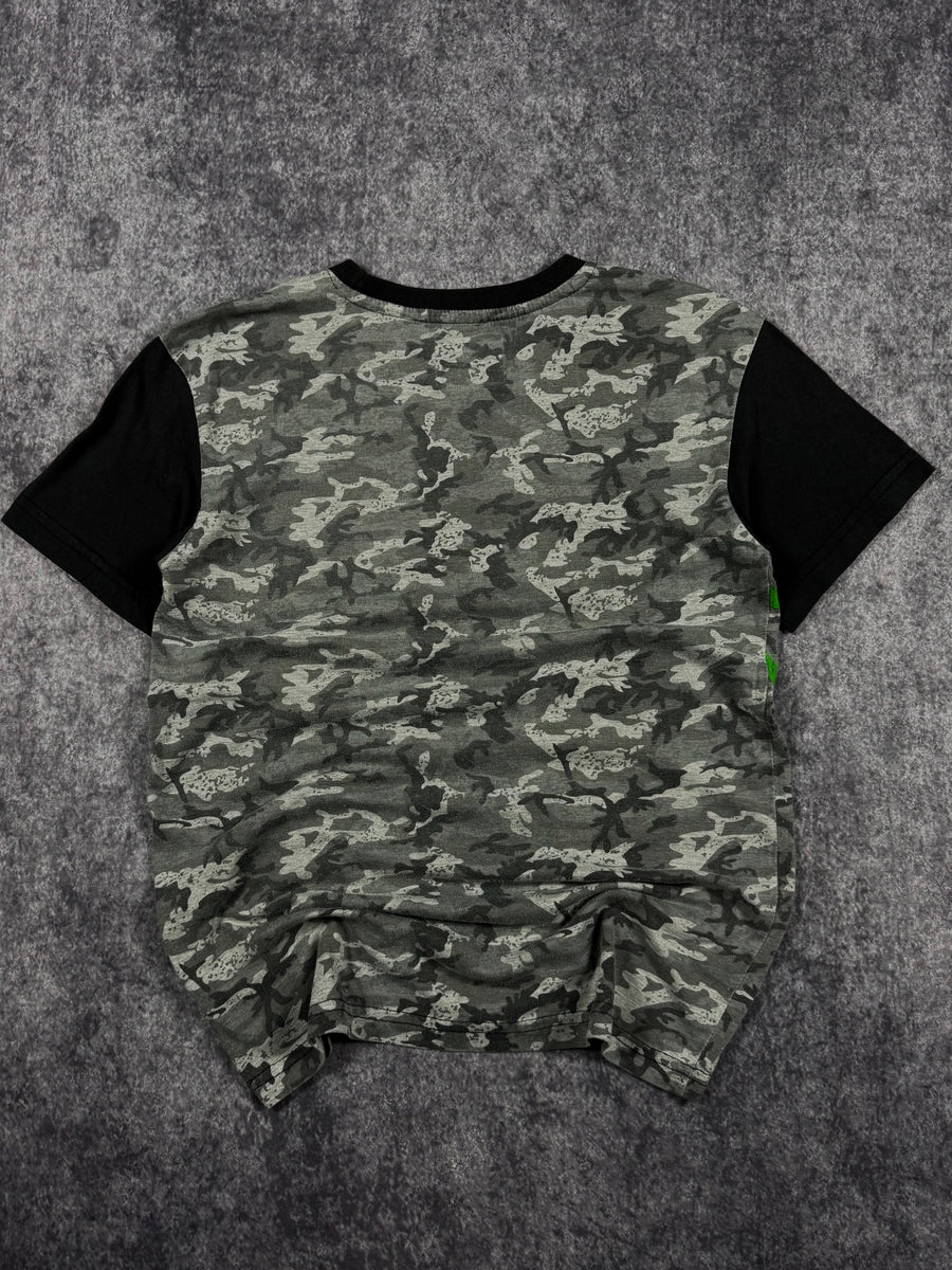 2000s tapout shirt (S)