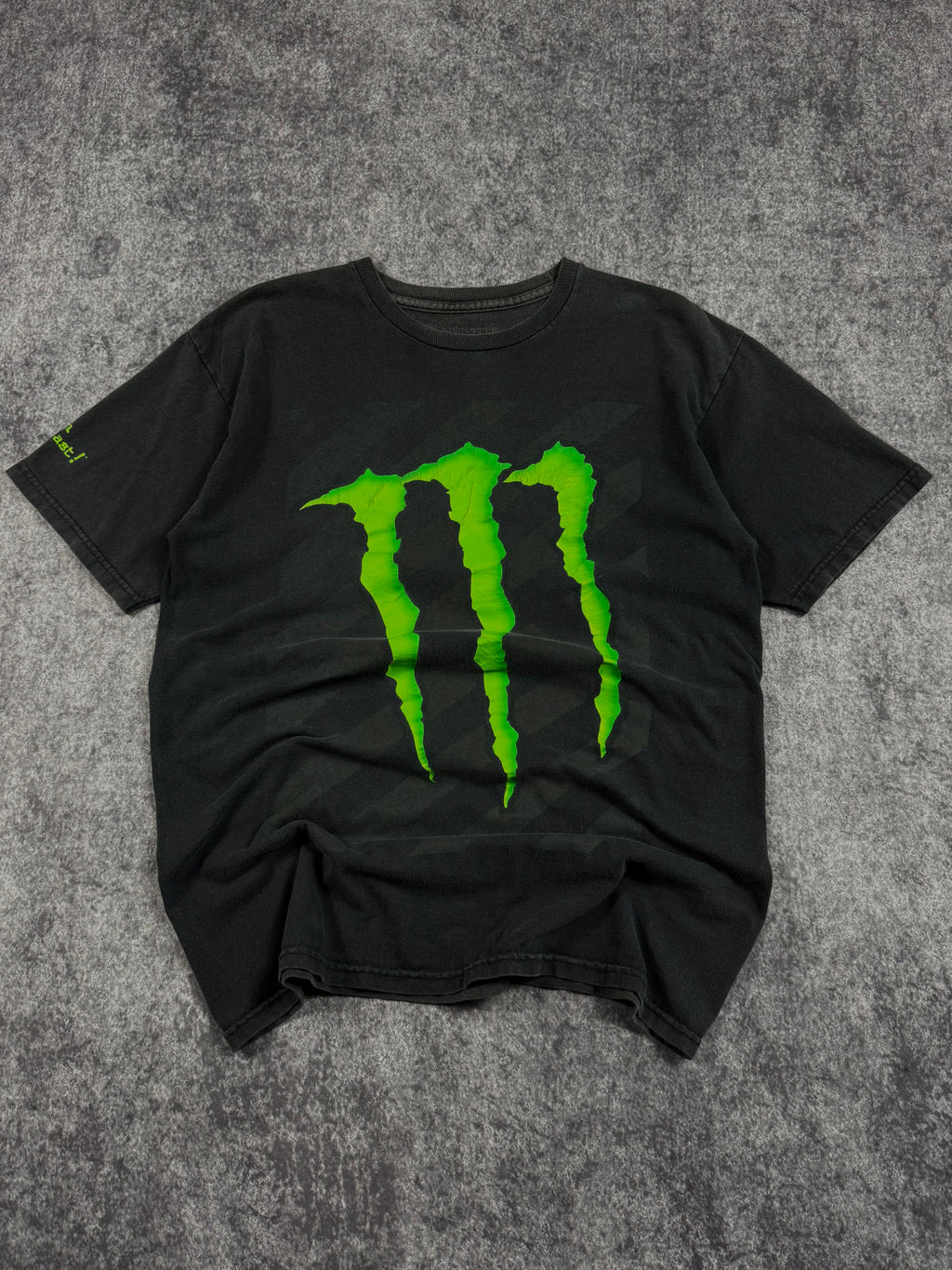 (rare) 2000s monster energy shirt (S)