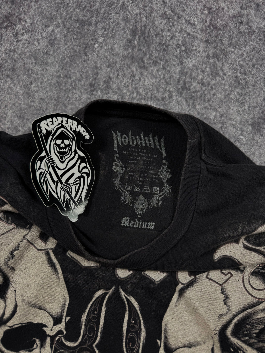 (rare) 2000s nobility shirt (M)
