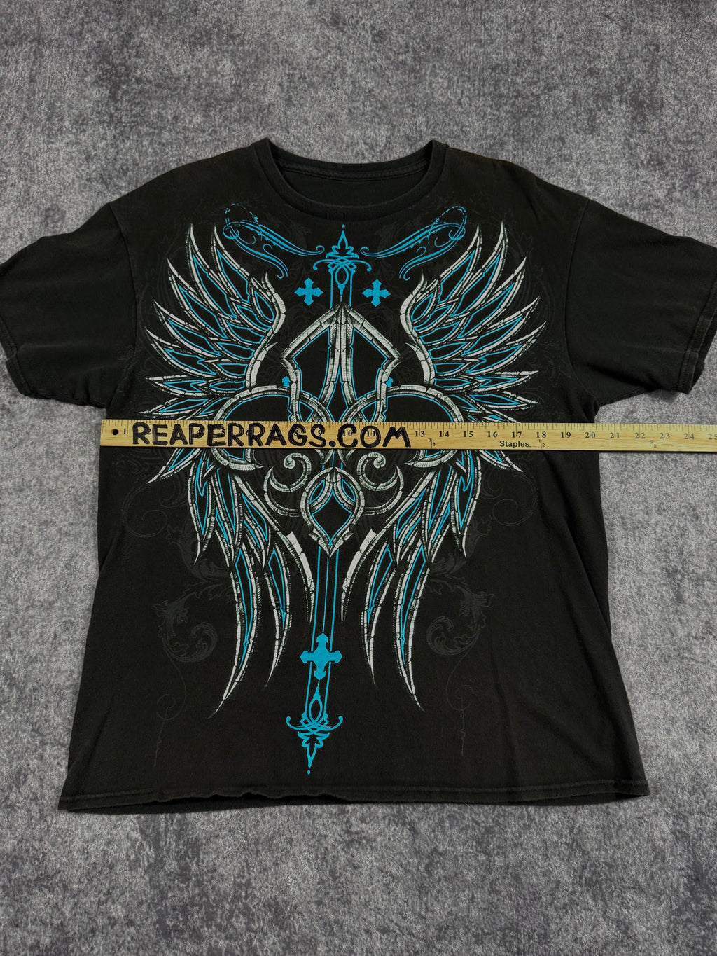(rare) 2000s winged shirt (M)