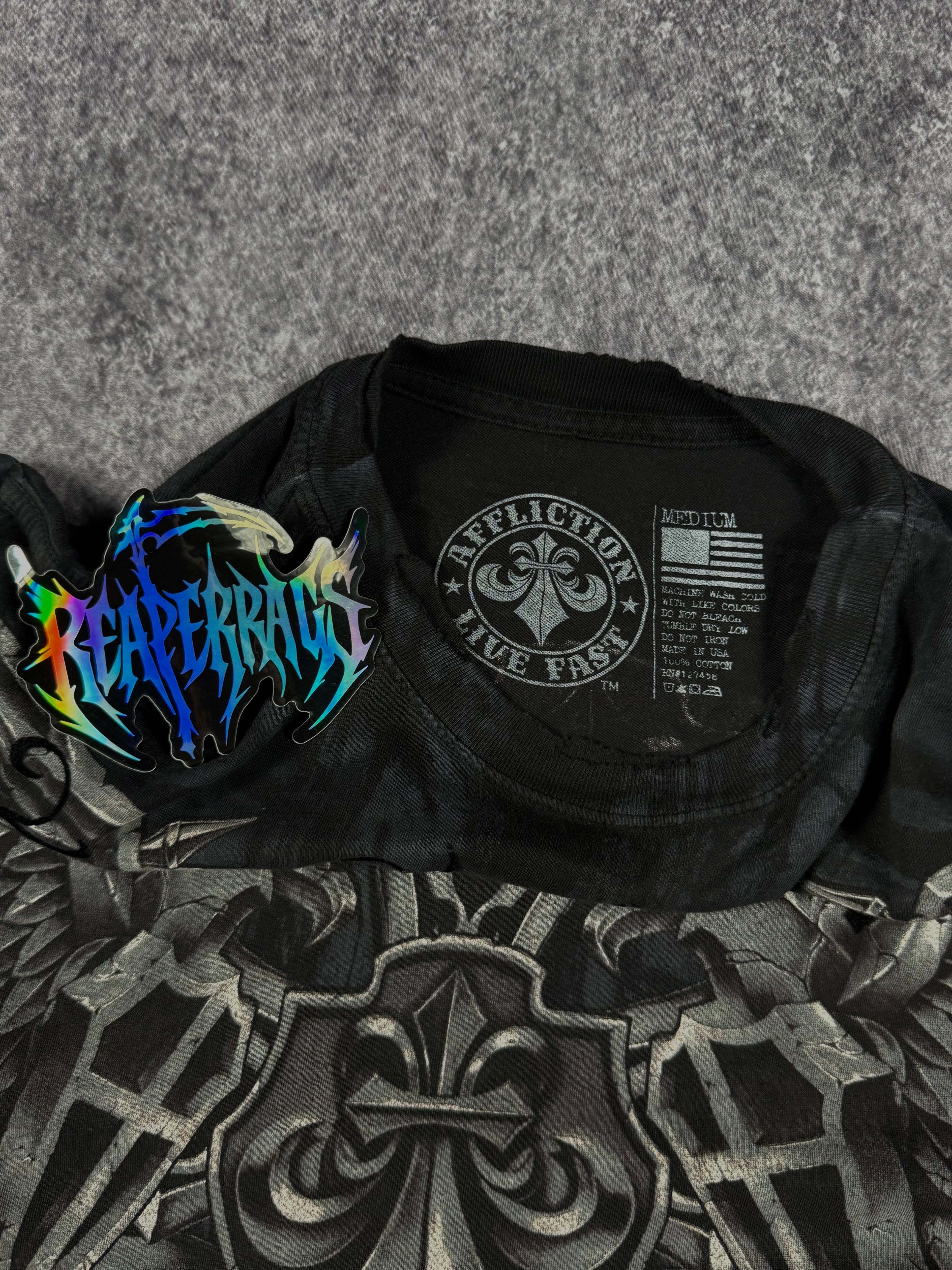 (rare) 2000s affliction shirt (S)