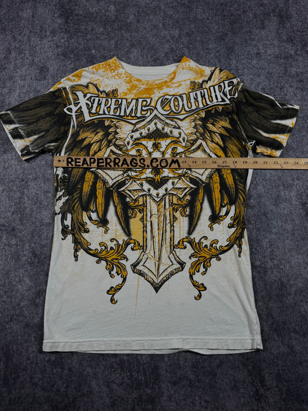 (rare) 2000s xtreme couture shirt (M)