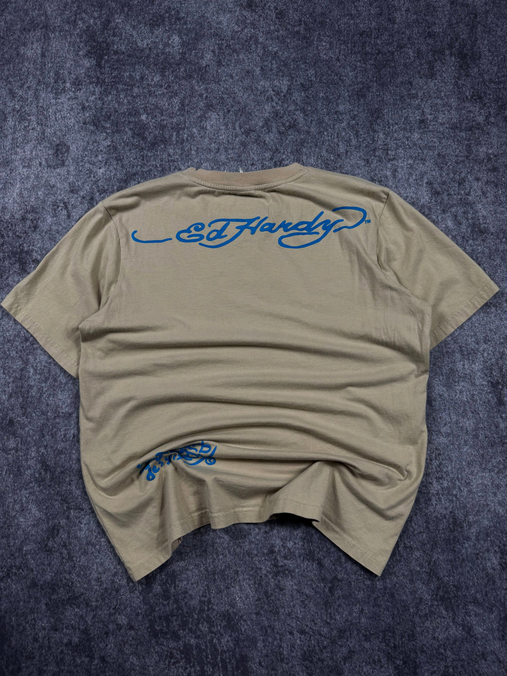 (rare) 2000s distressed ed hardy shirt (M)