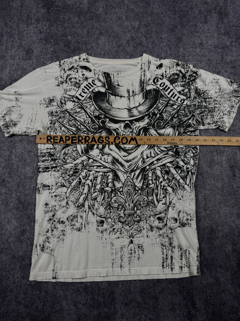 (rare) 2000s xtreme couture shirt (M)