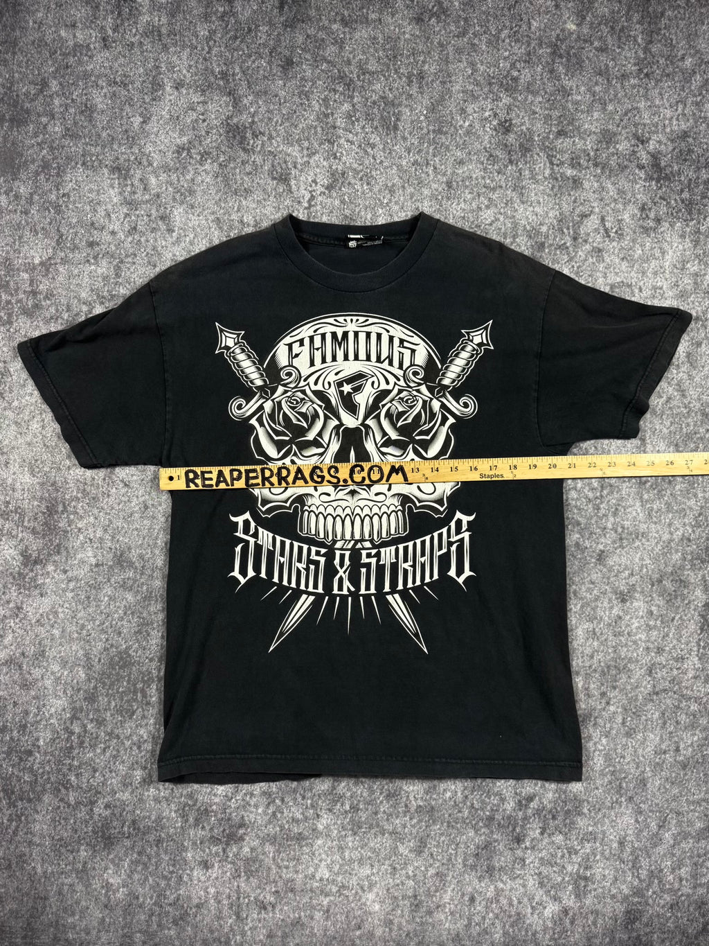 (RARE) 2000S FAMOUS STARS & STRAPS SHIRT (L)