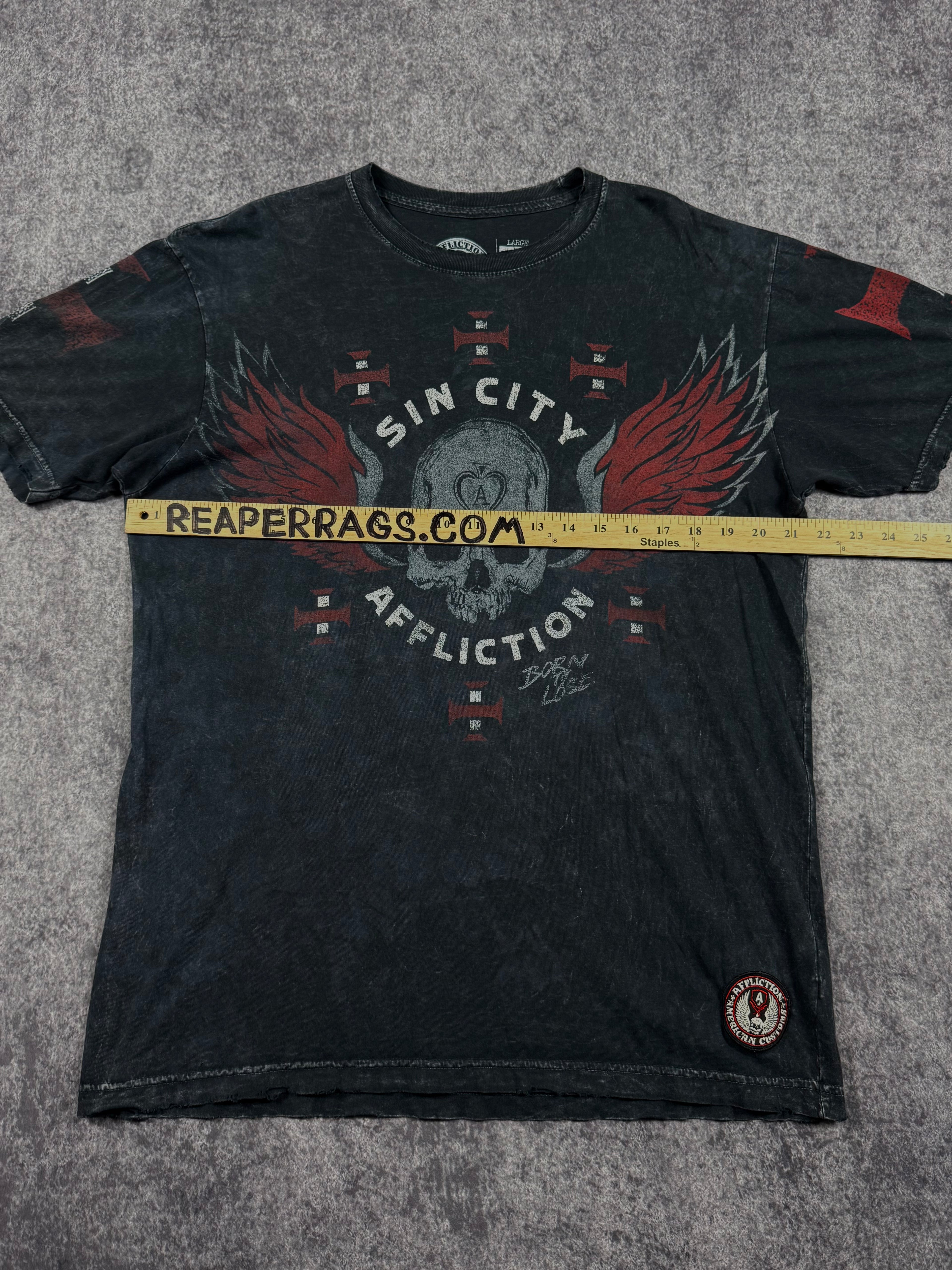 2000s affliction shirt (L)