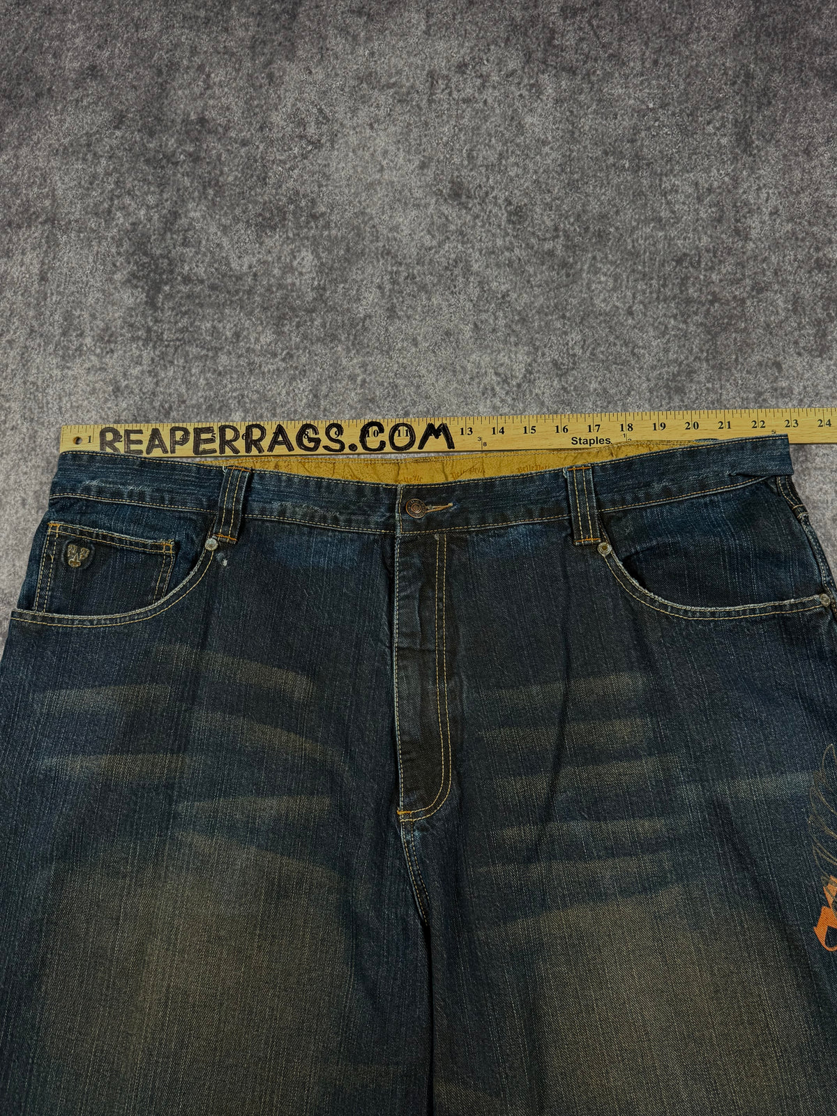 (rare) 2000s pelle pelle jorts (46)