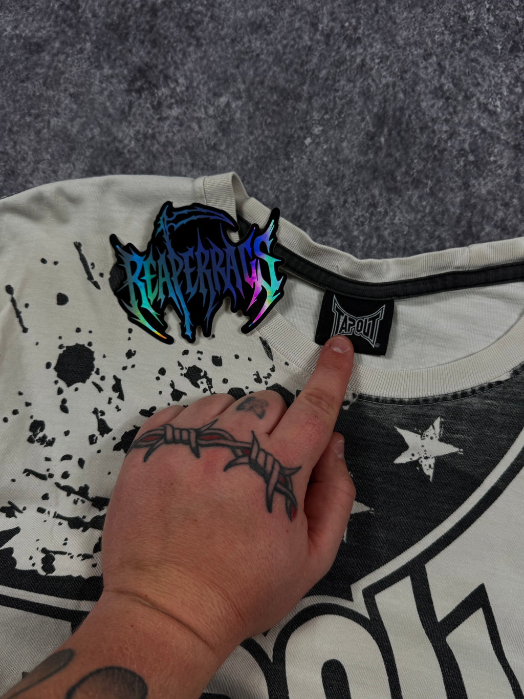 (rare) 2000s tapout shirt (S)