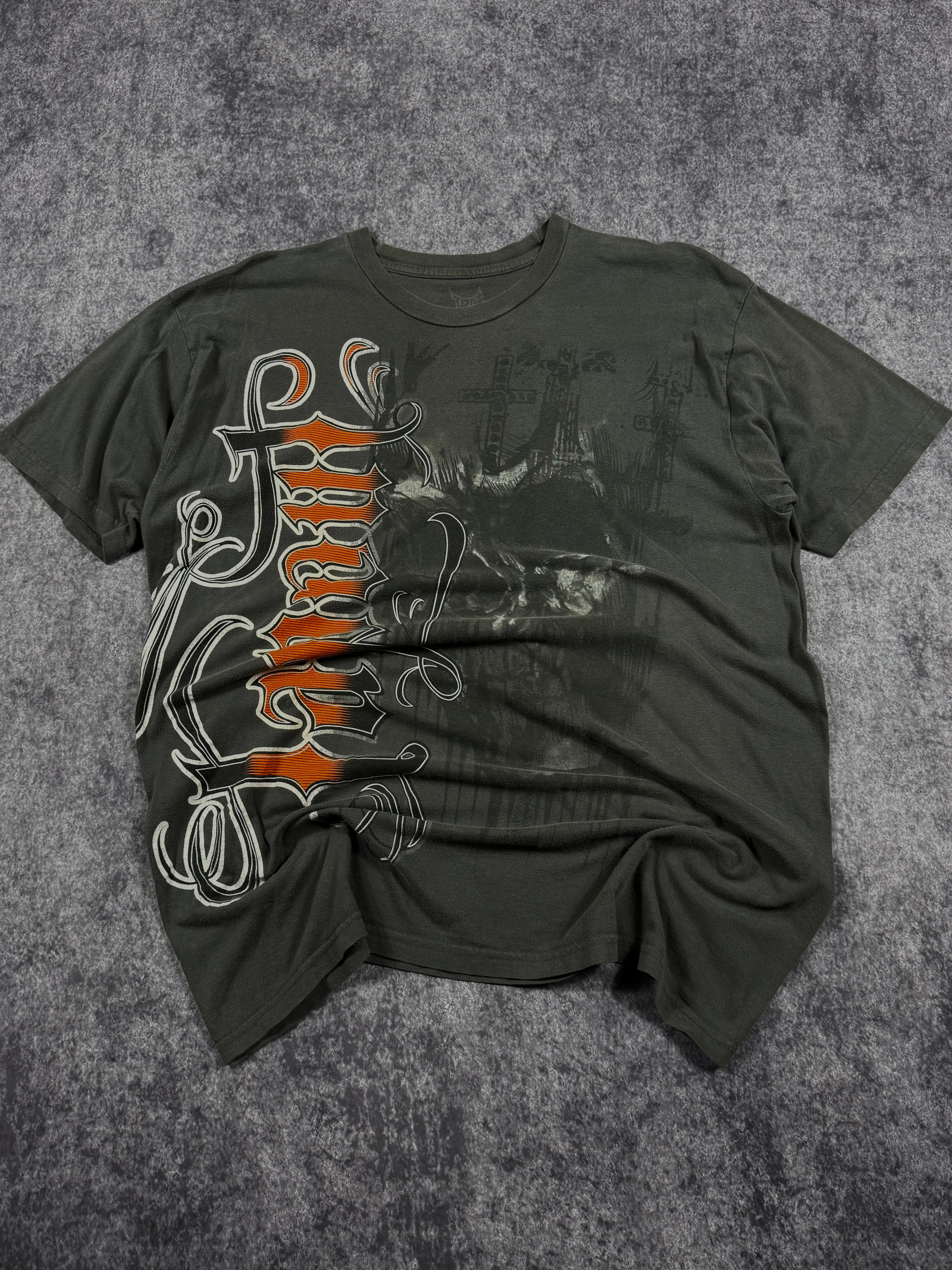 (rare) 2000s tapout shirt (XL)