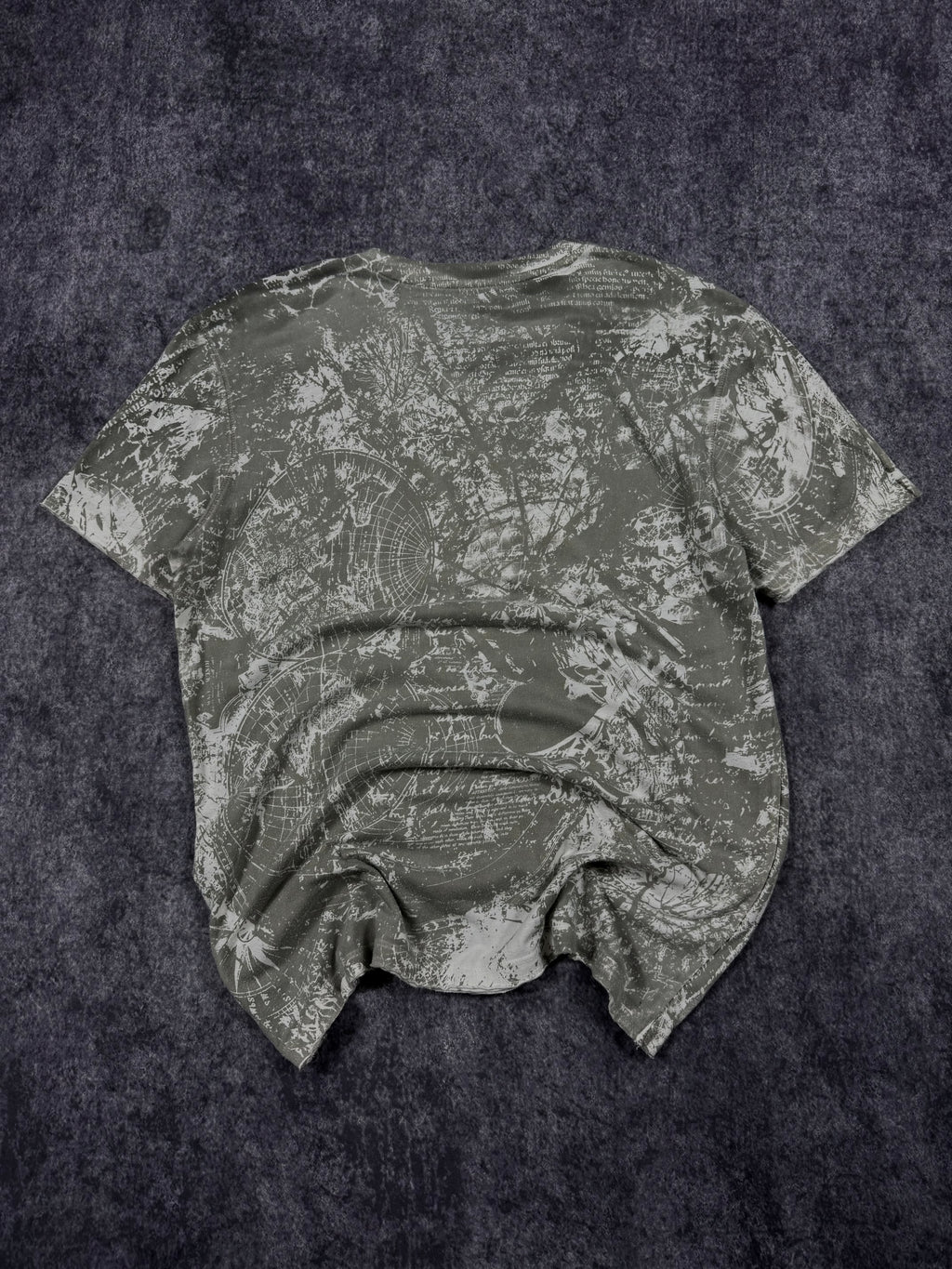 (rare) 2000s helix shirt (M)