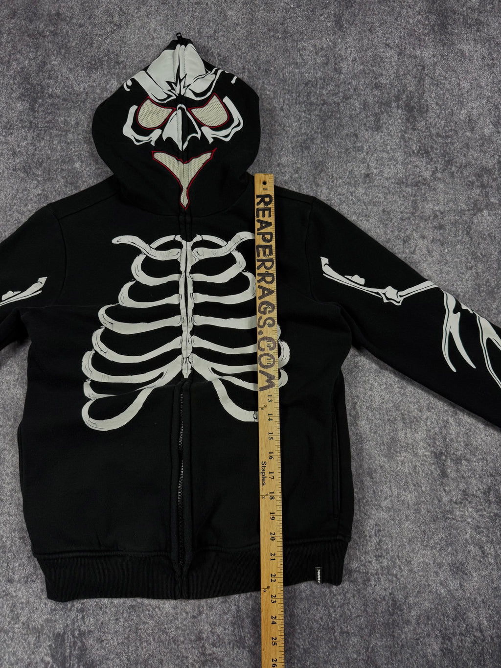 2000s tony hawk hoodie (S)