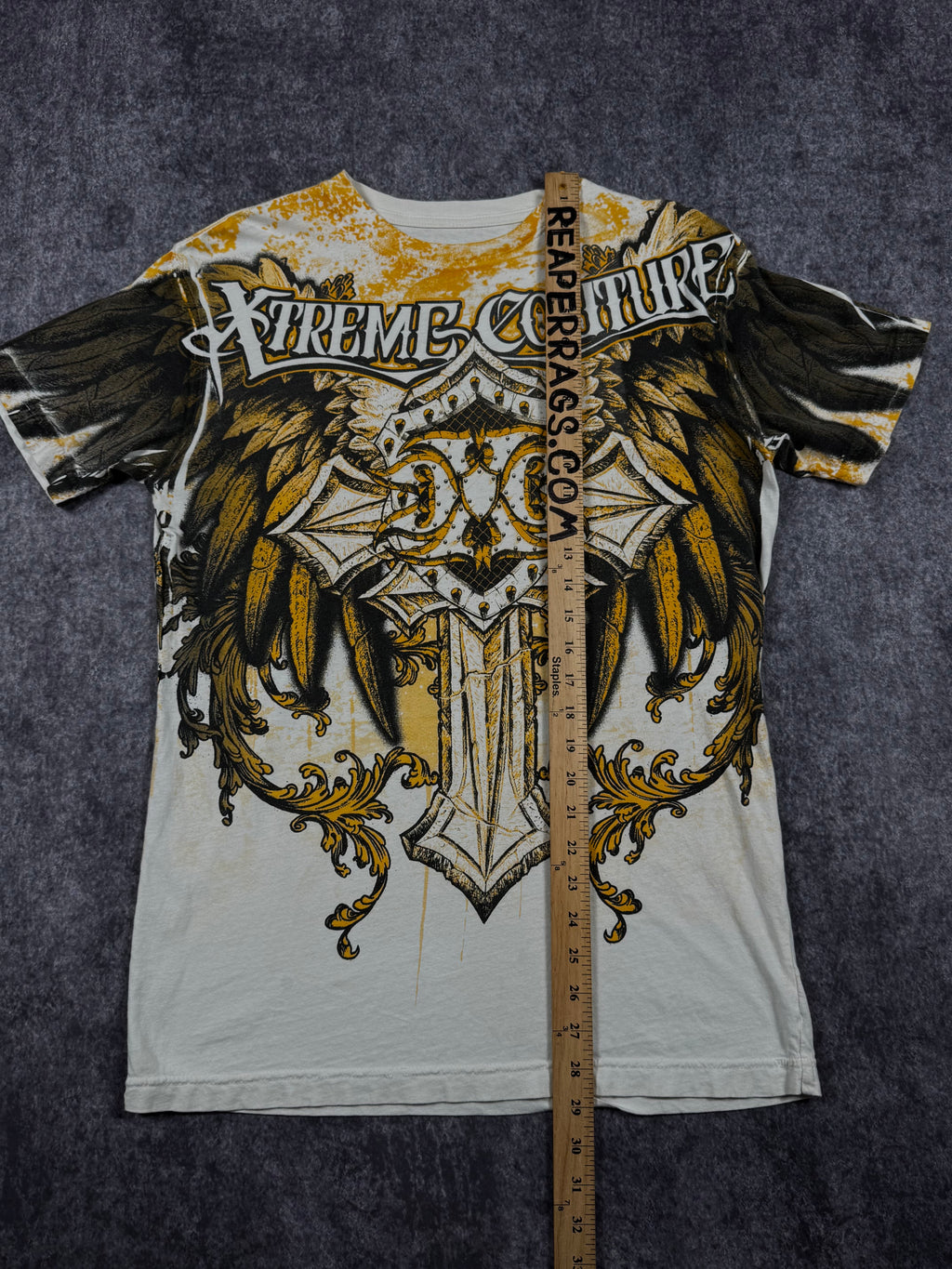 (rare) 2000s xtreme couture shirt (M)