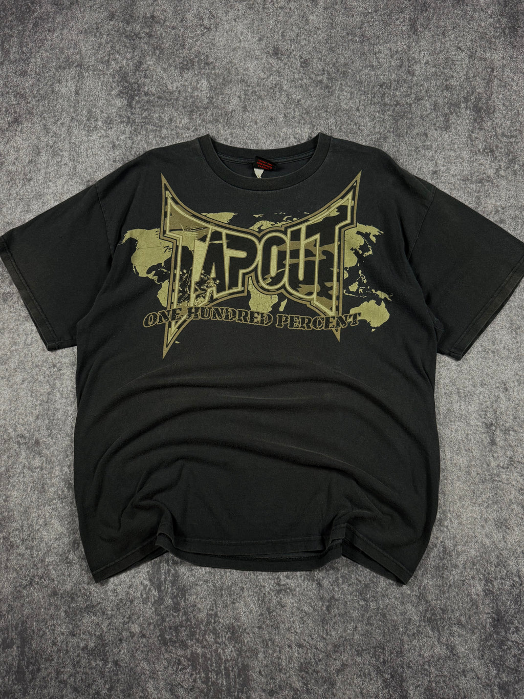 2000s tapout shirt (XL)