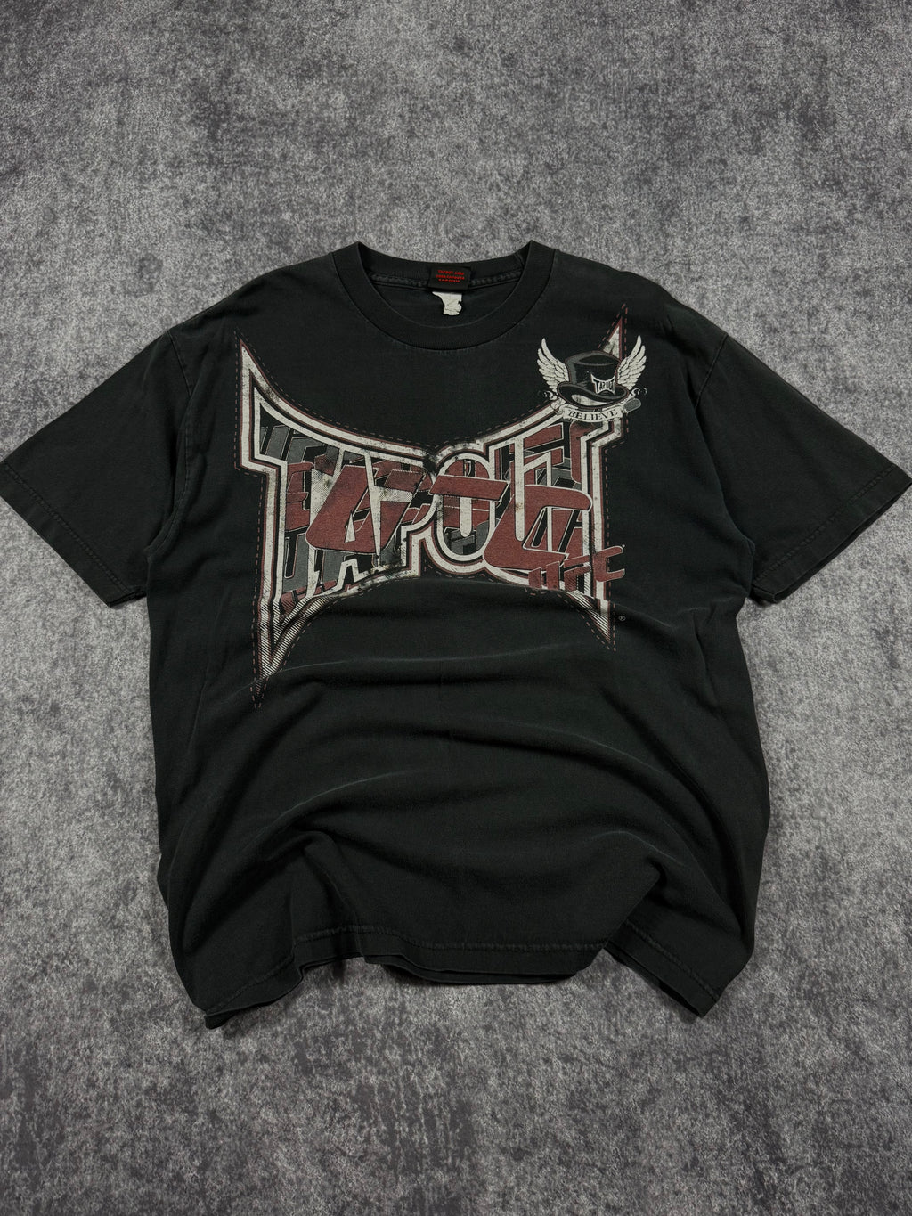 (rare) 2000s tapout shirt (L)