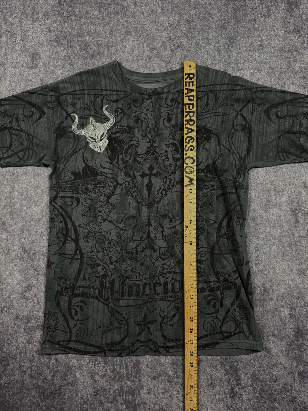 (rare) 2000s warrior shirt (M)