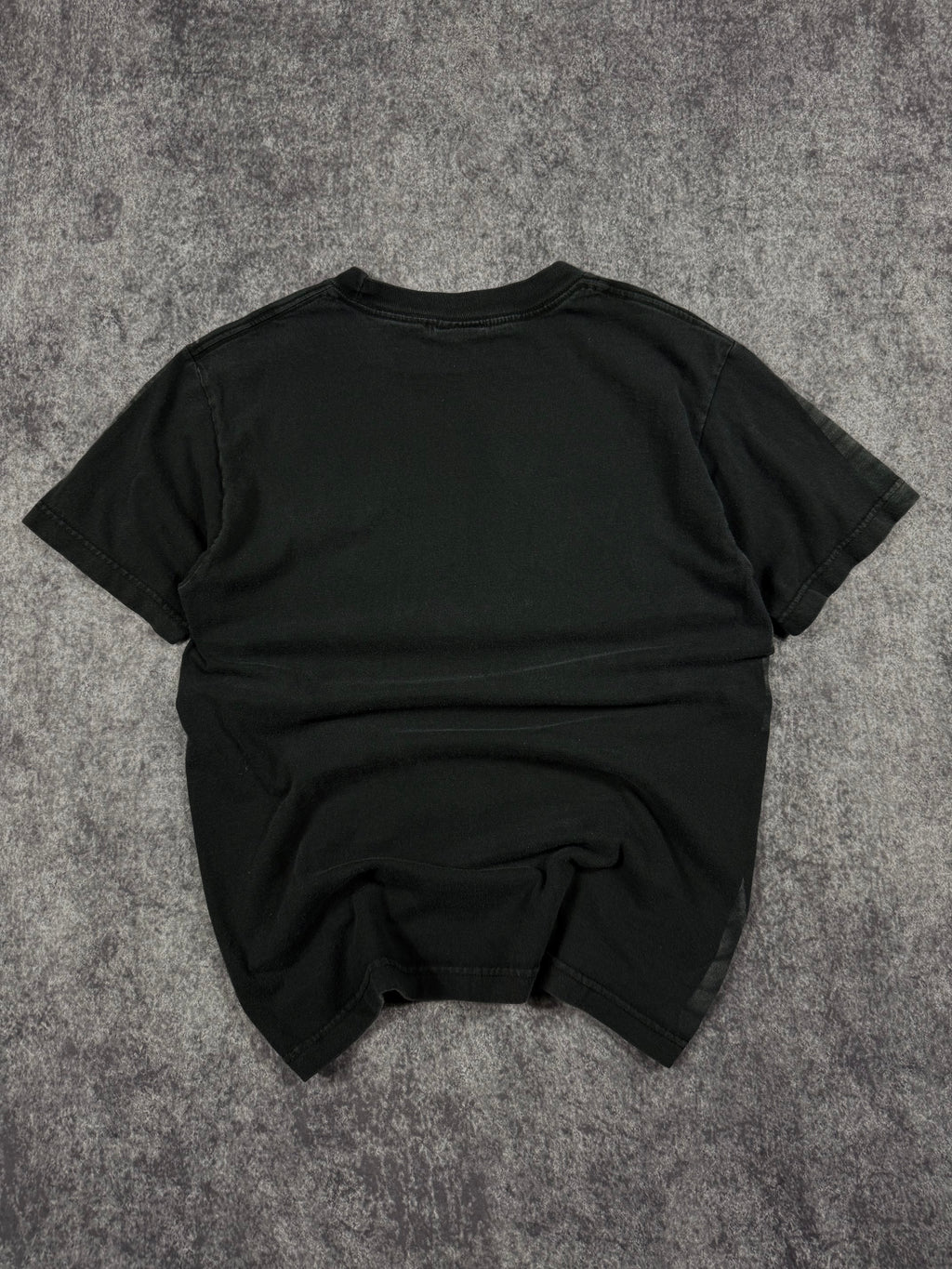 (rare) 2000s tapout shirt (S)