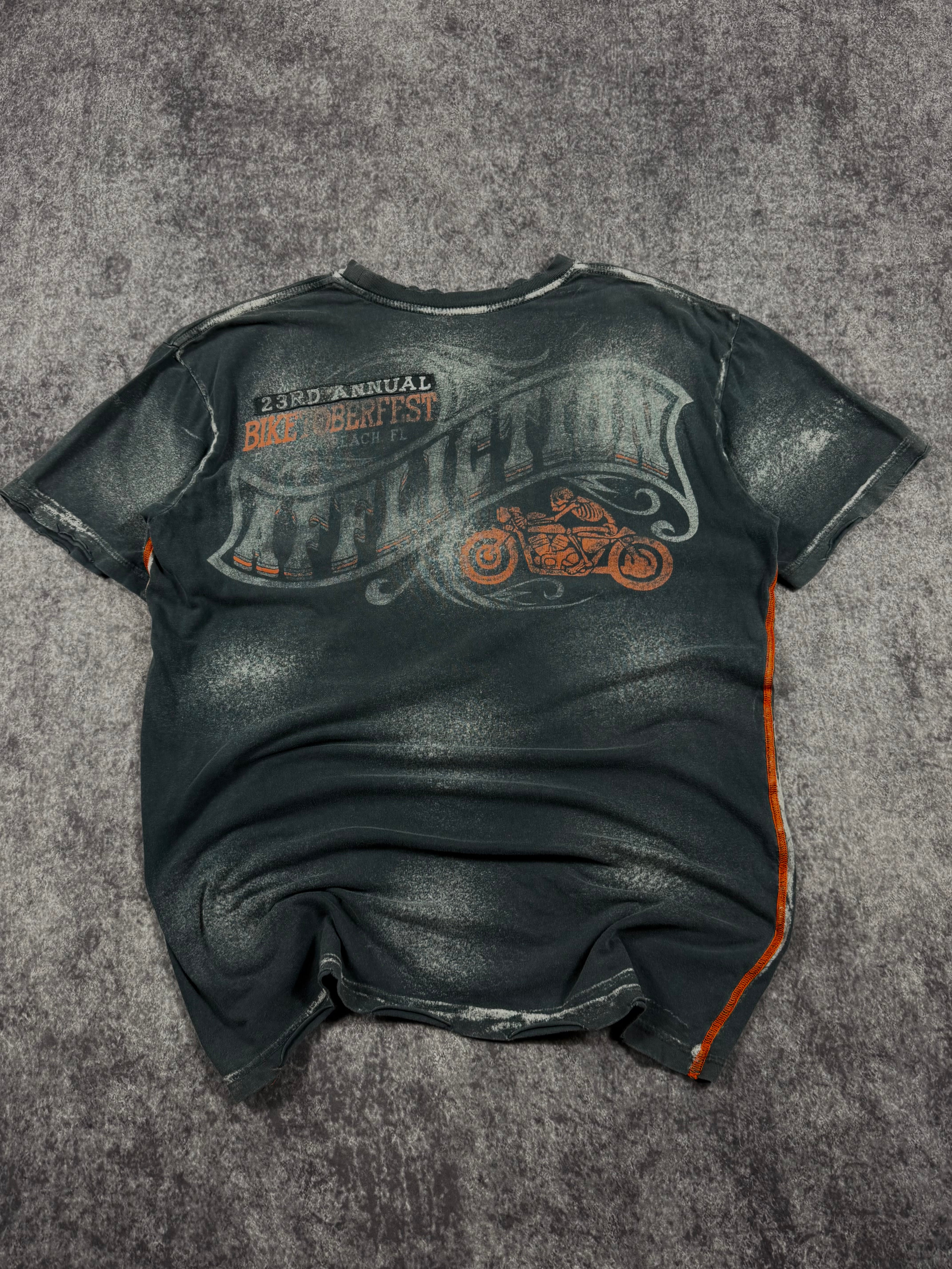 2000s affliction shirt (M)