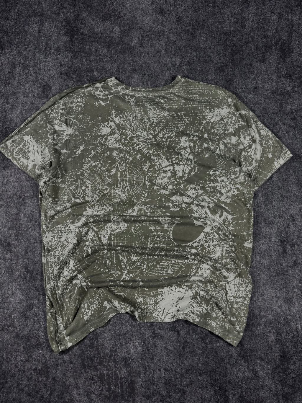 (rare) 2000s helix shirt (XL)