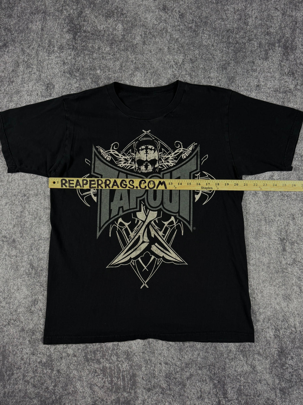 (rare) 2000s tapout shirt (L)