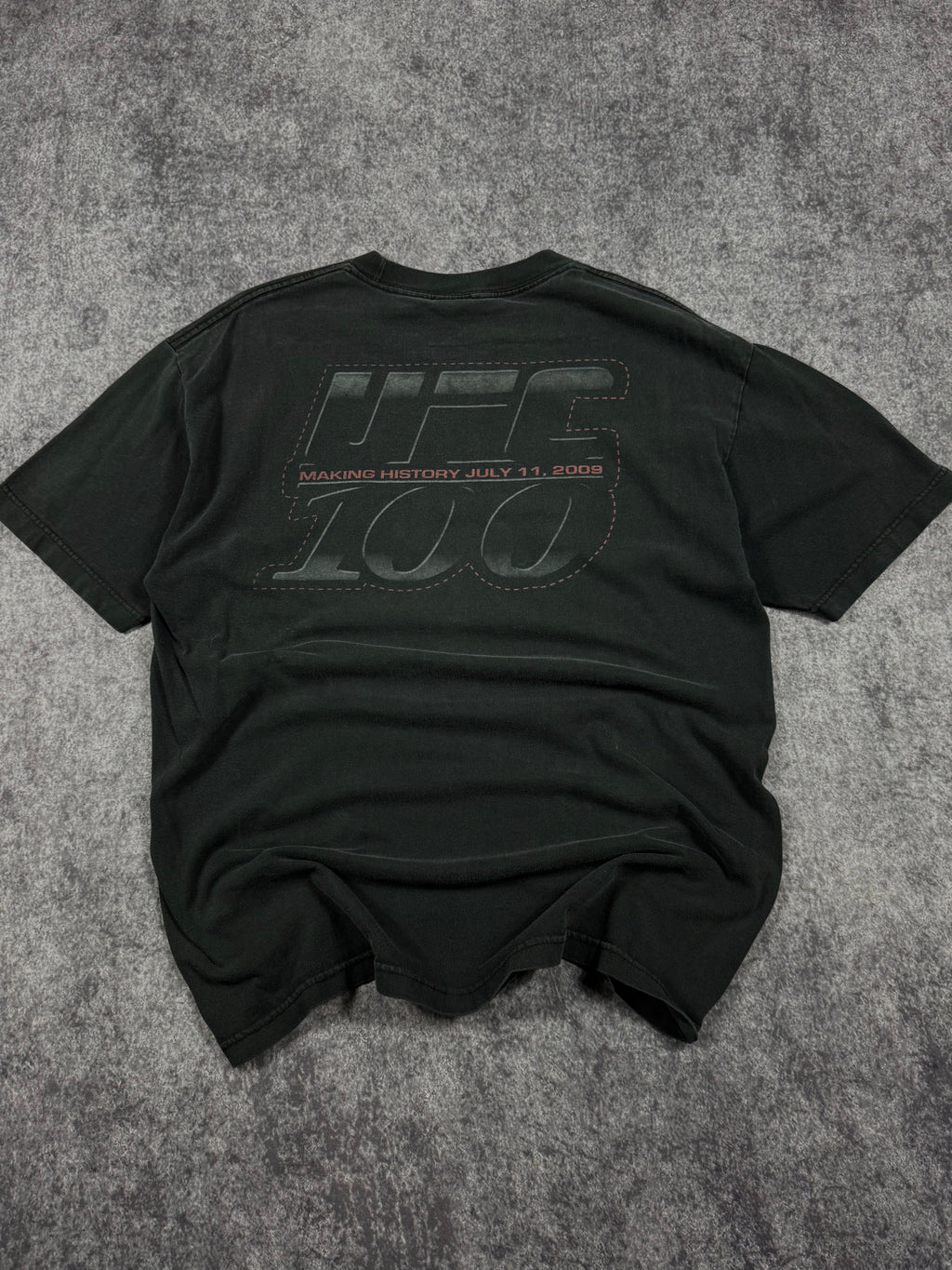 (rare) 2000s tapout shirt (L)