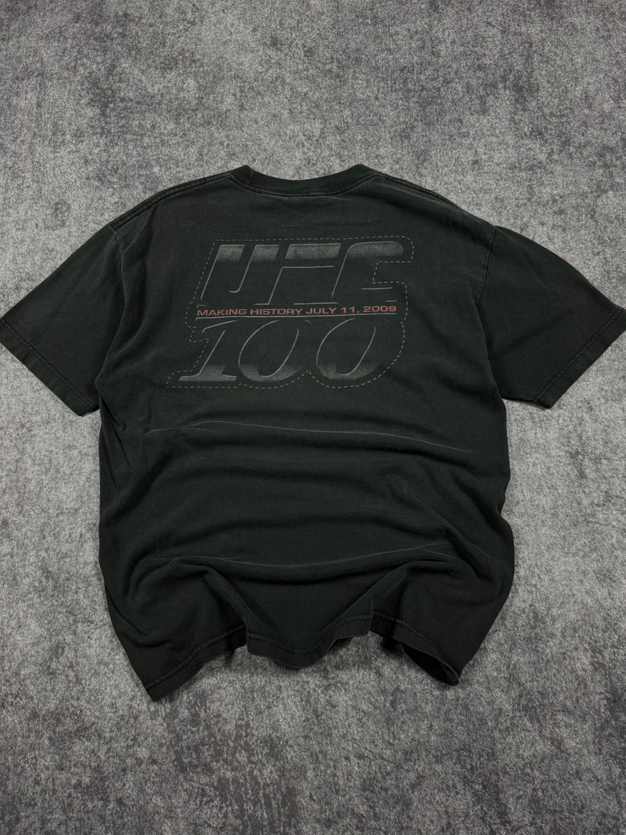 (rare) 2000s tapout shirt (L)