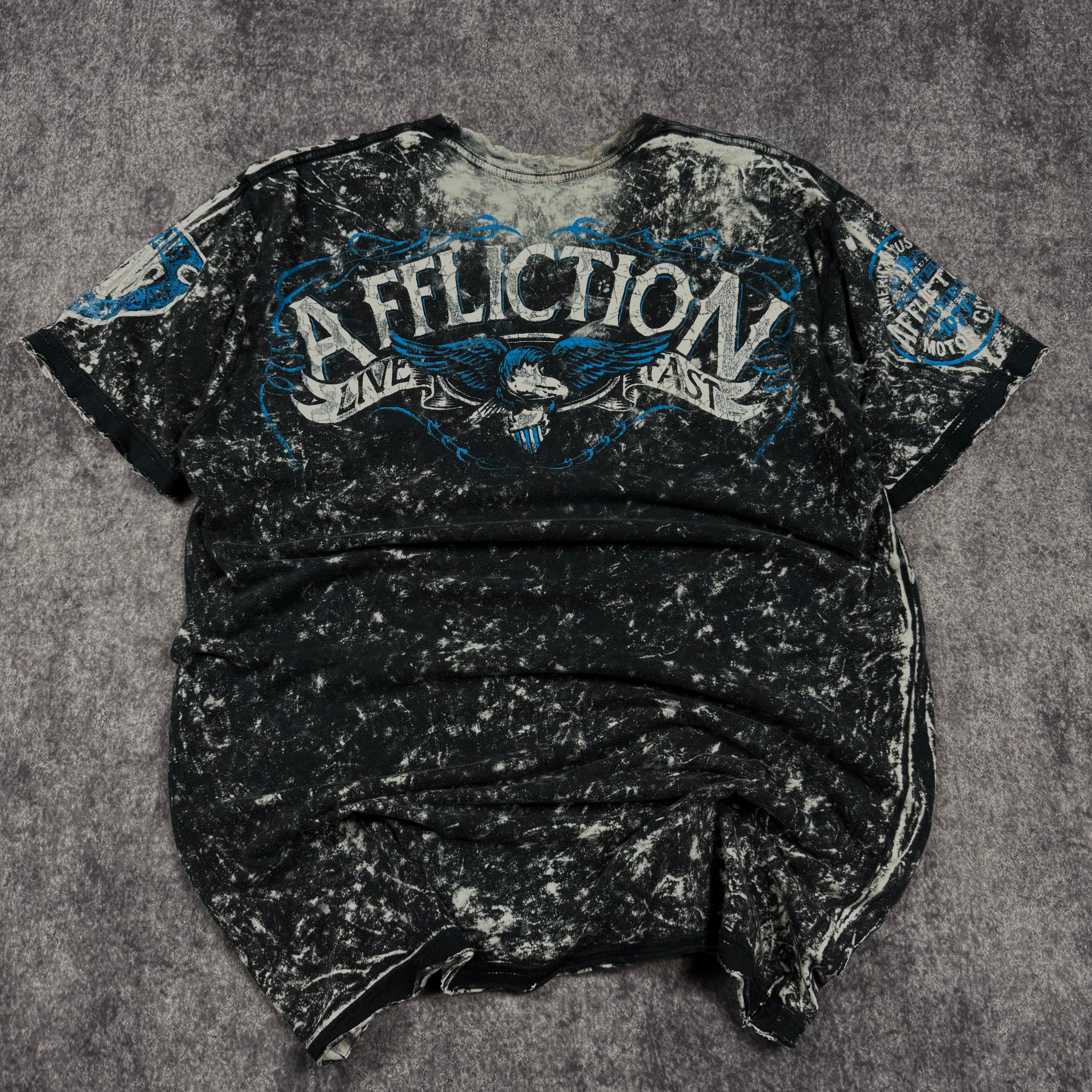2000s affliction shirt (M)