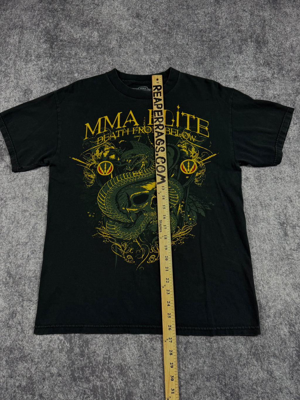 (rare) 2000s mma elite shirt (S)