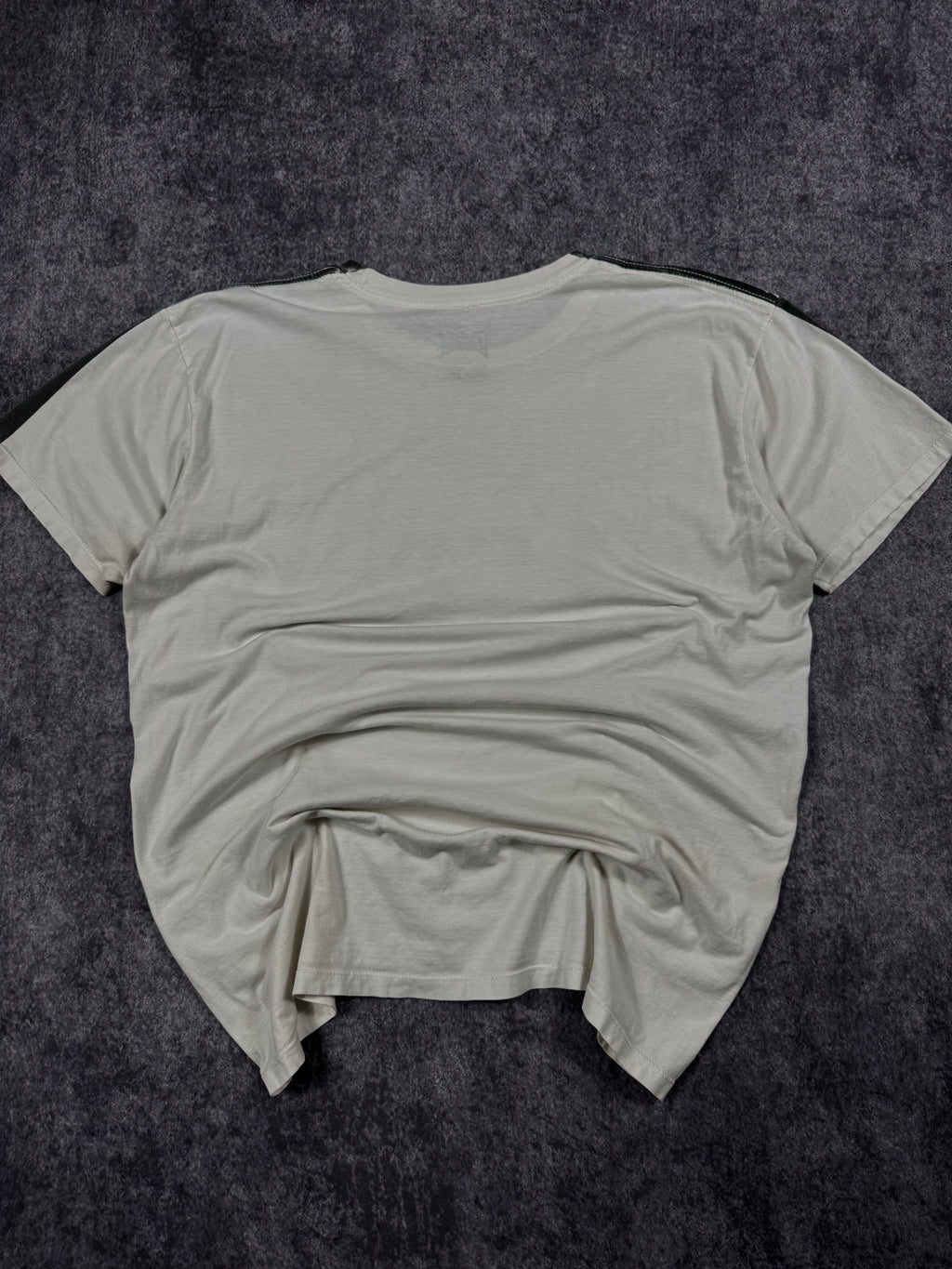 (rare) 2000s tapout shirt (L)