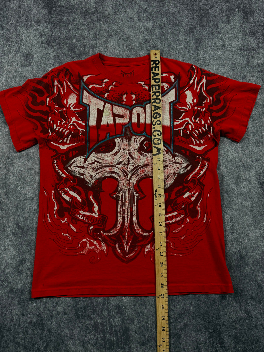 (rare) 2000s tapout shirt (M)