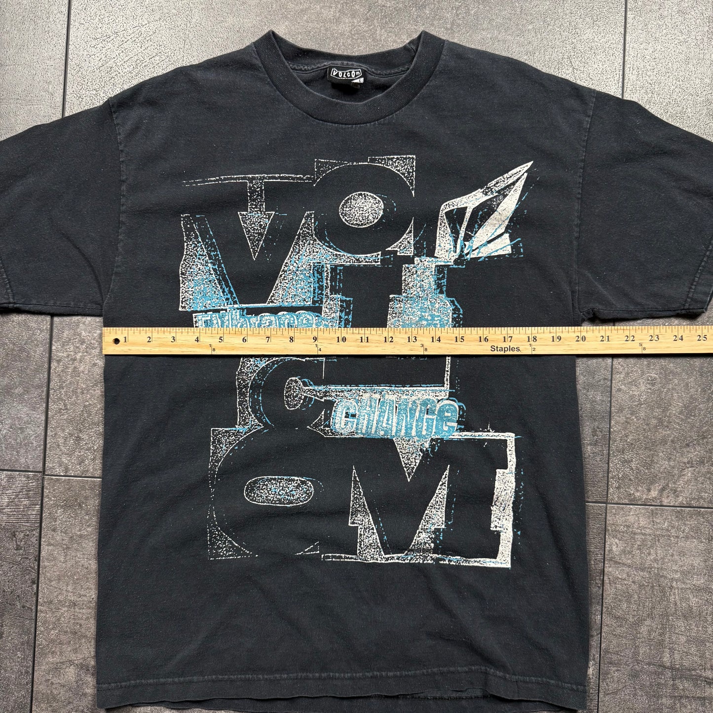 Y2K Surf Volcom Tshirt (M)