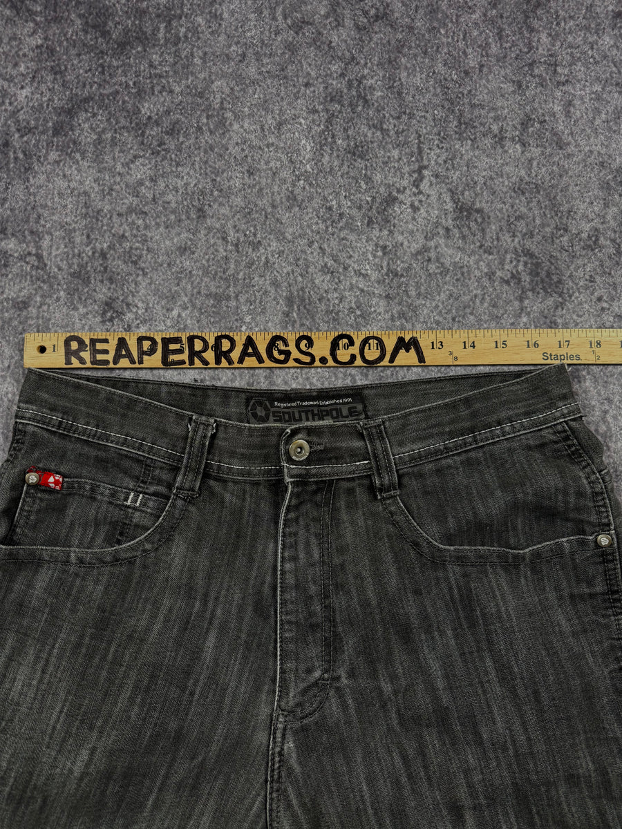 (rare) 2000s southpole red tab jorts (34)