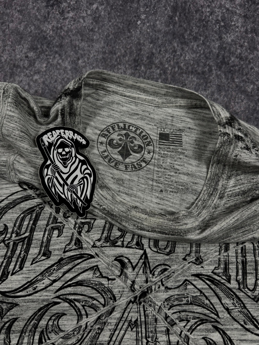 2000s affliction shirt (XXL)