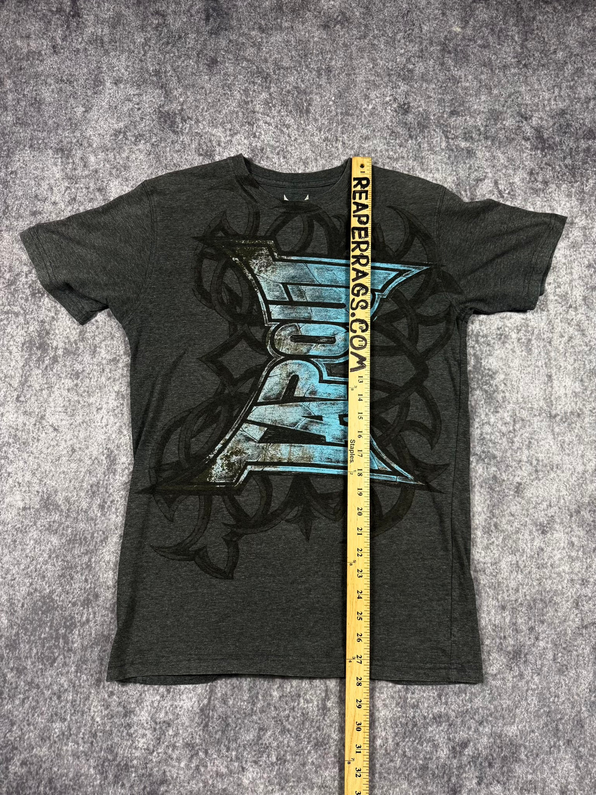 (RARE) 2000S TAPOUT SHIRT (S)