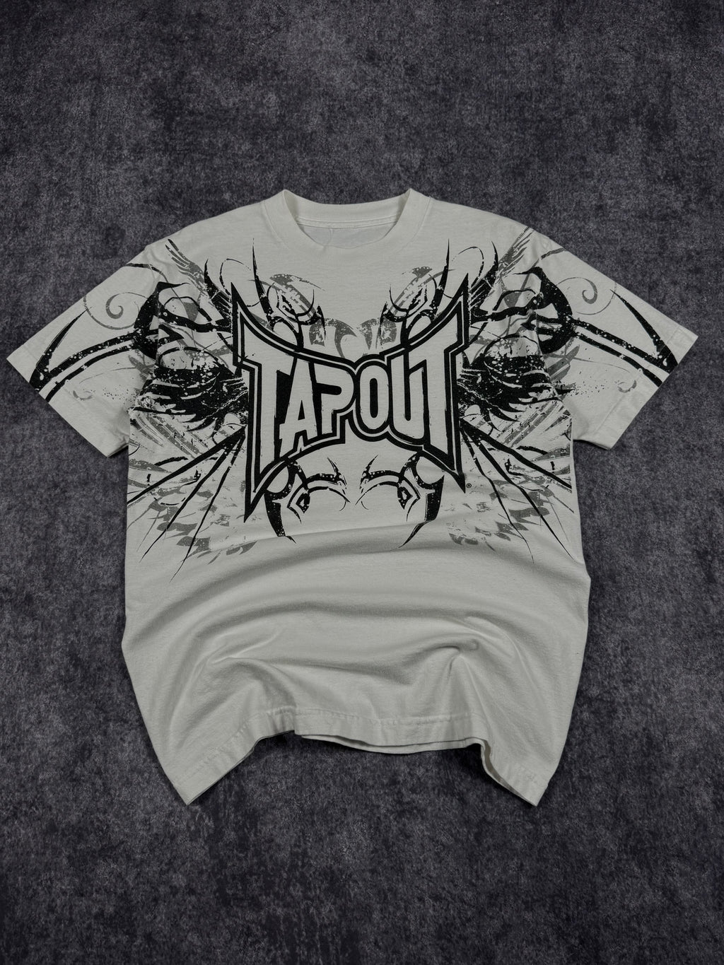 (rare) 2000s tapout shirt (M)