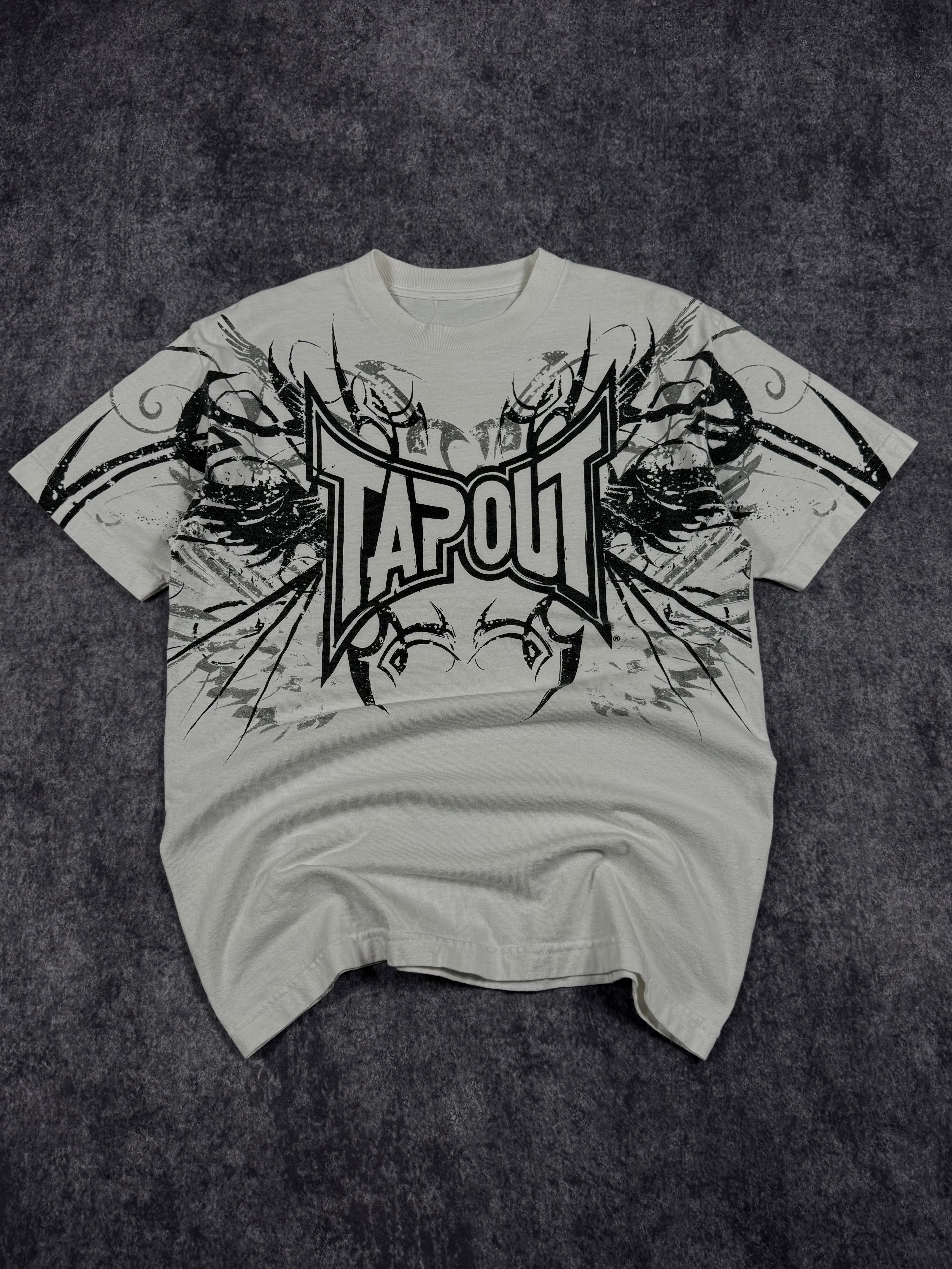 (rare) 2000s tapout shirt (M)