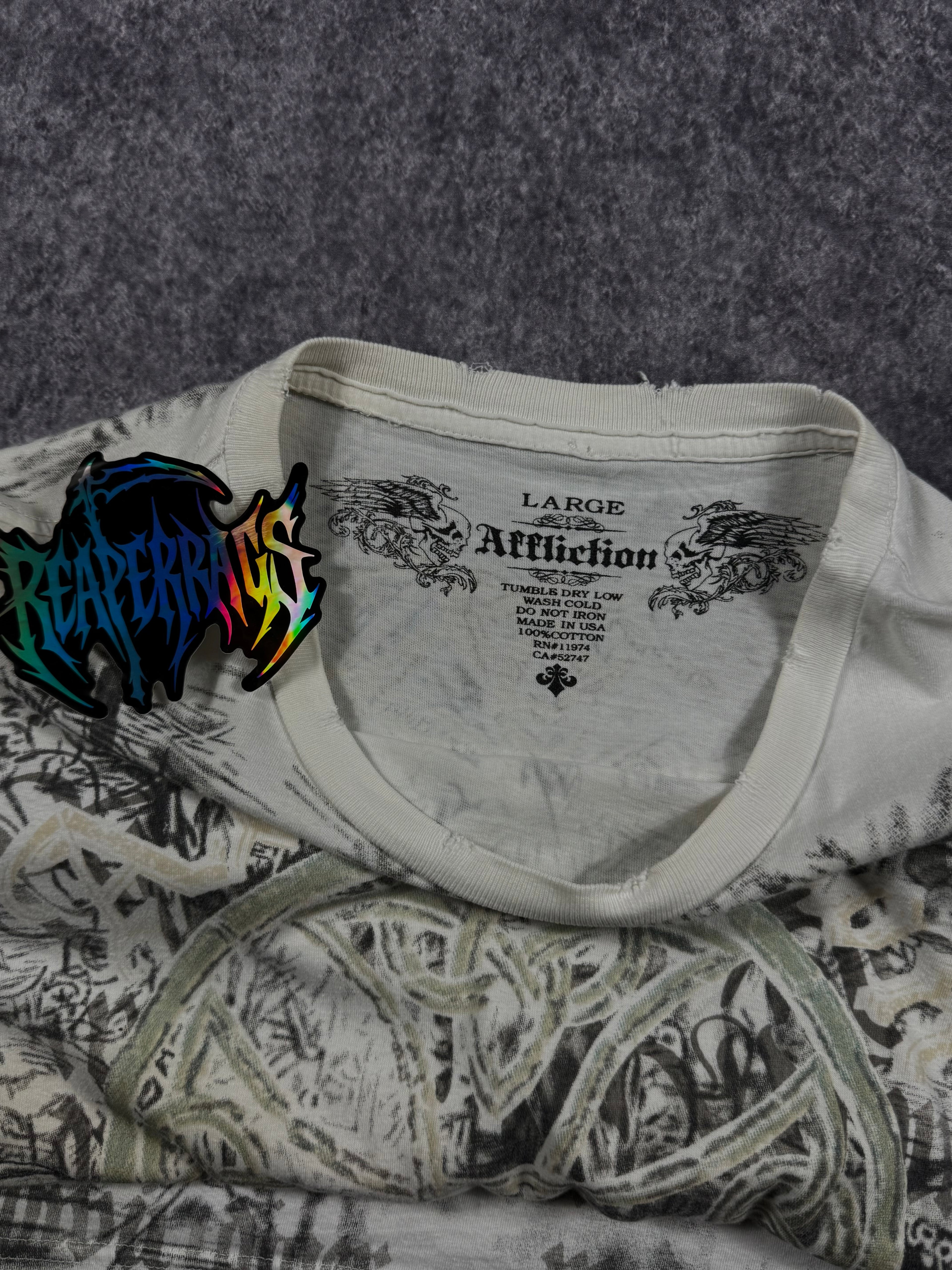(rare) 2000s affliction shirt (L)