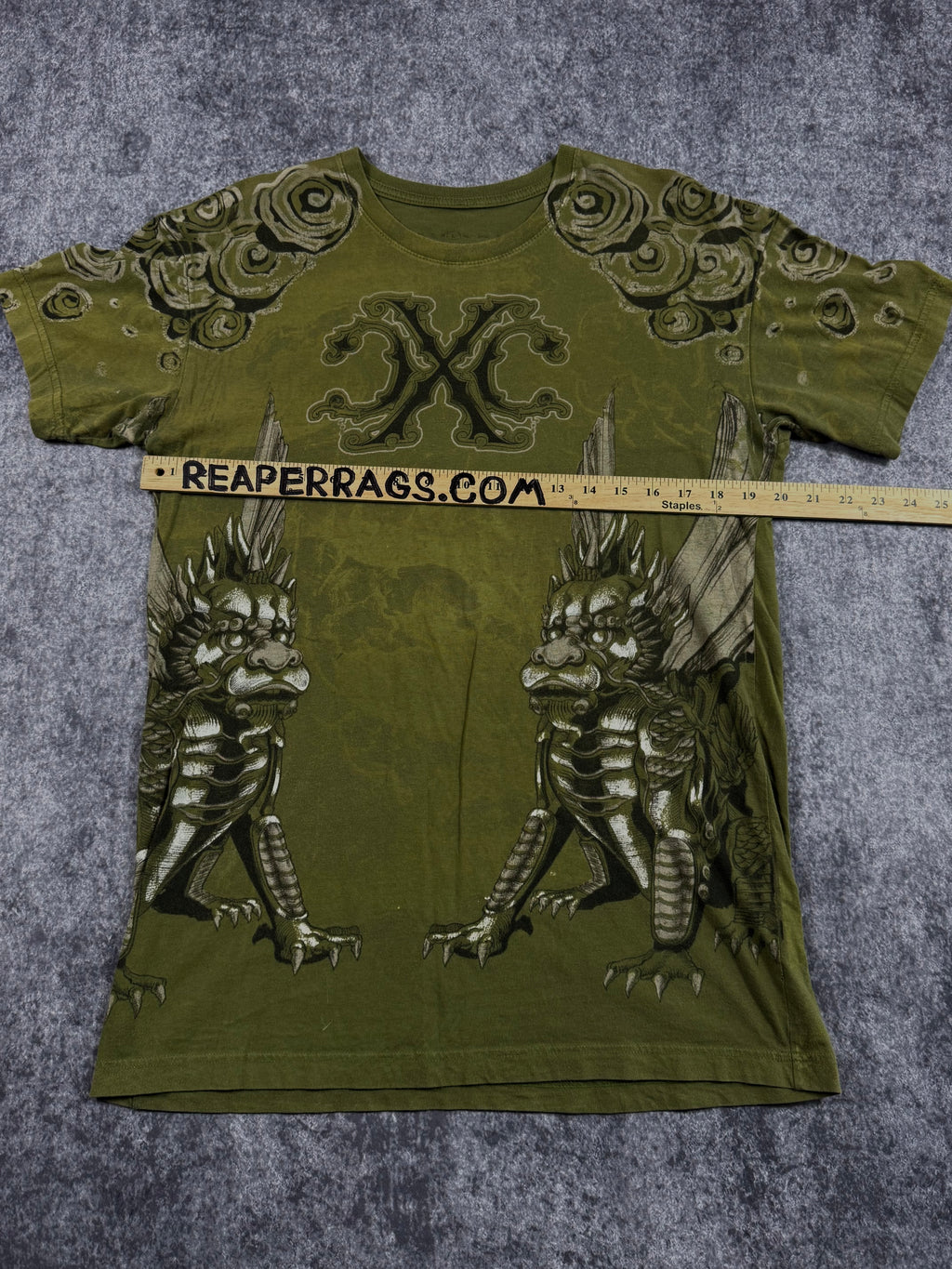 (rare) 2000s xtreme couture shirt (M)