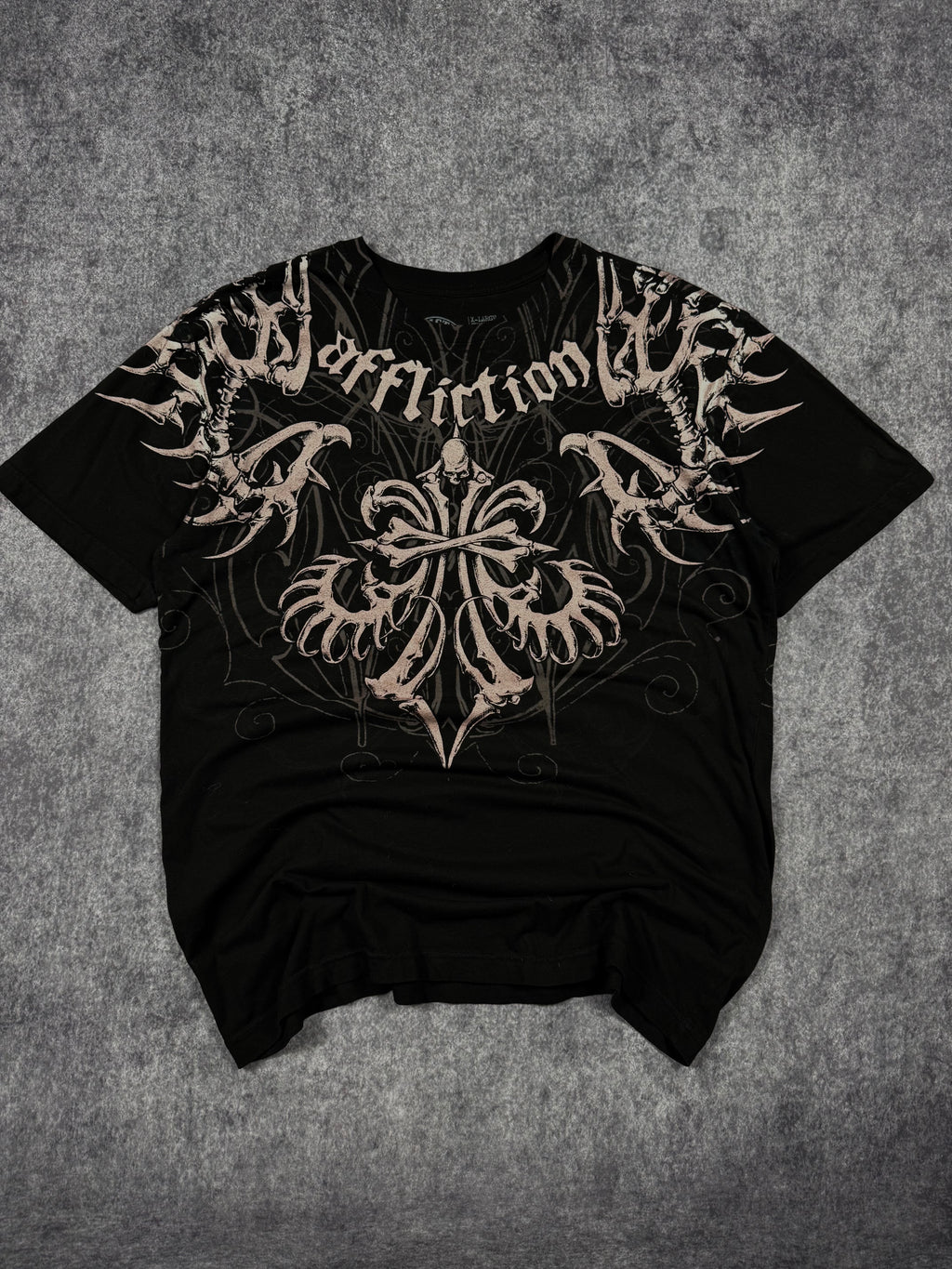 2000s affliction shirt (L)