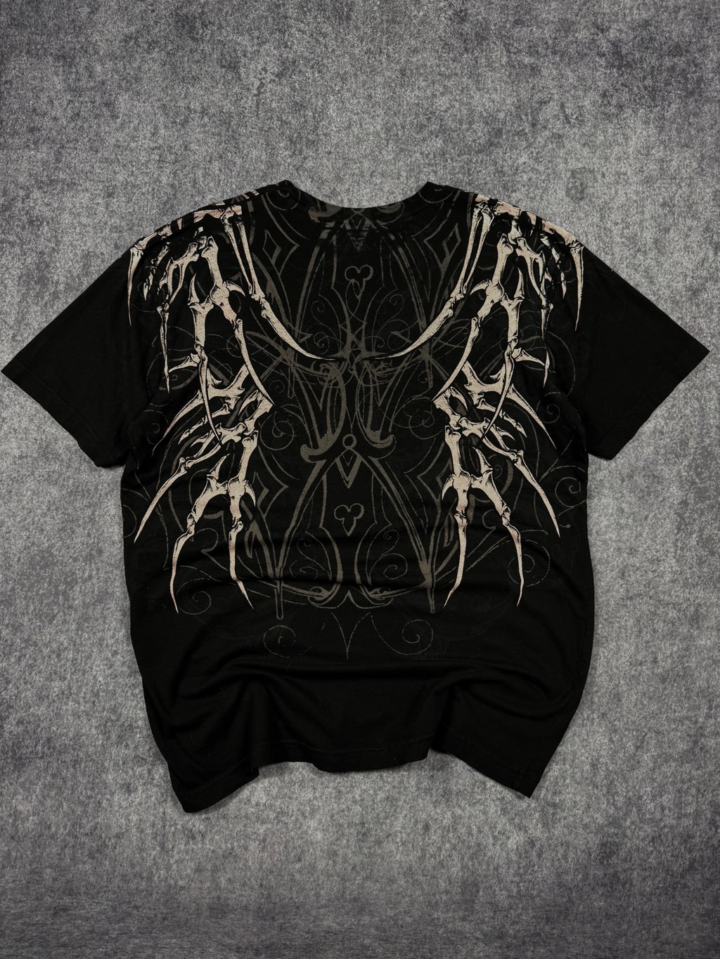 2000s affliction shirt (L)