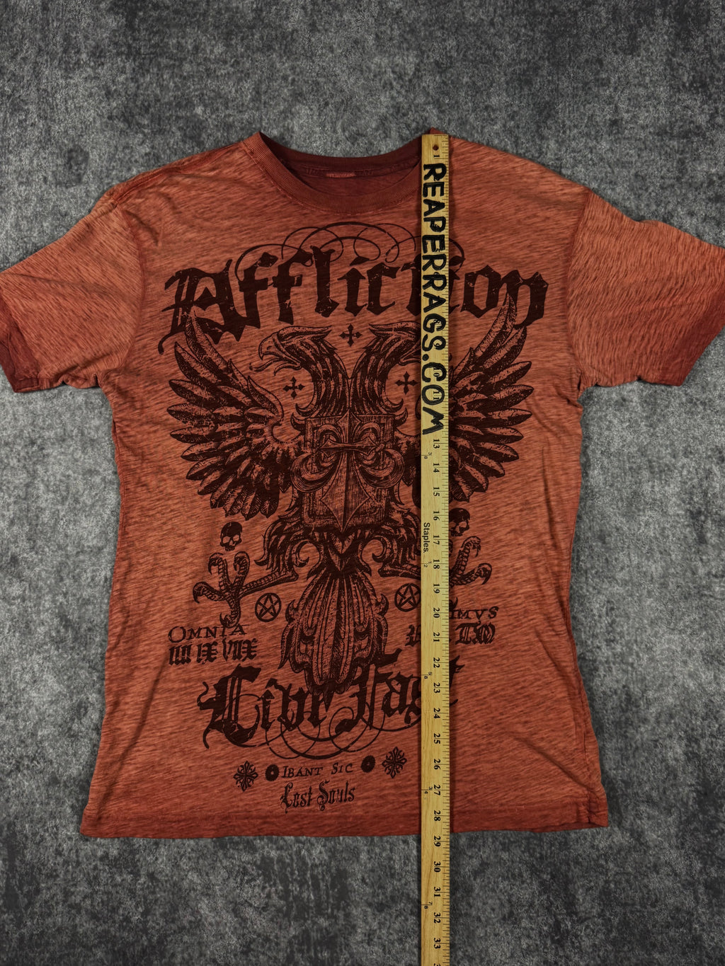 2000s affliction shirt (M)